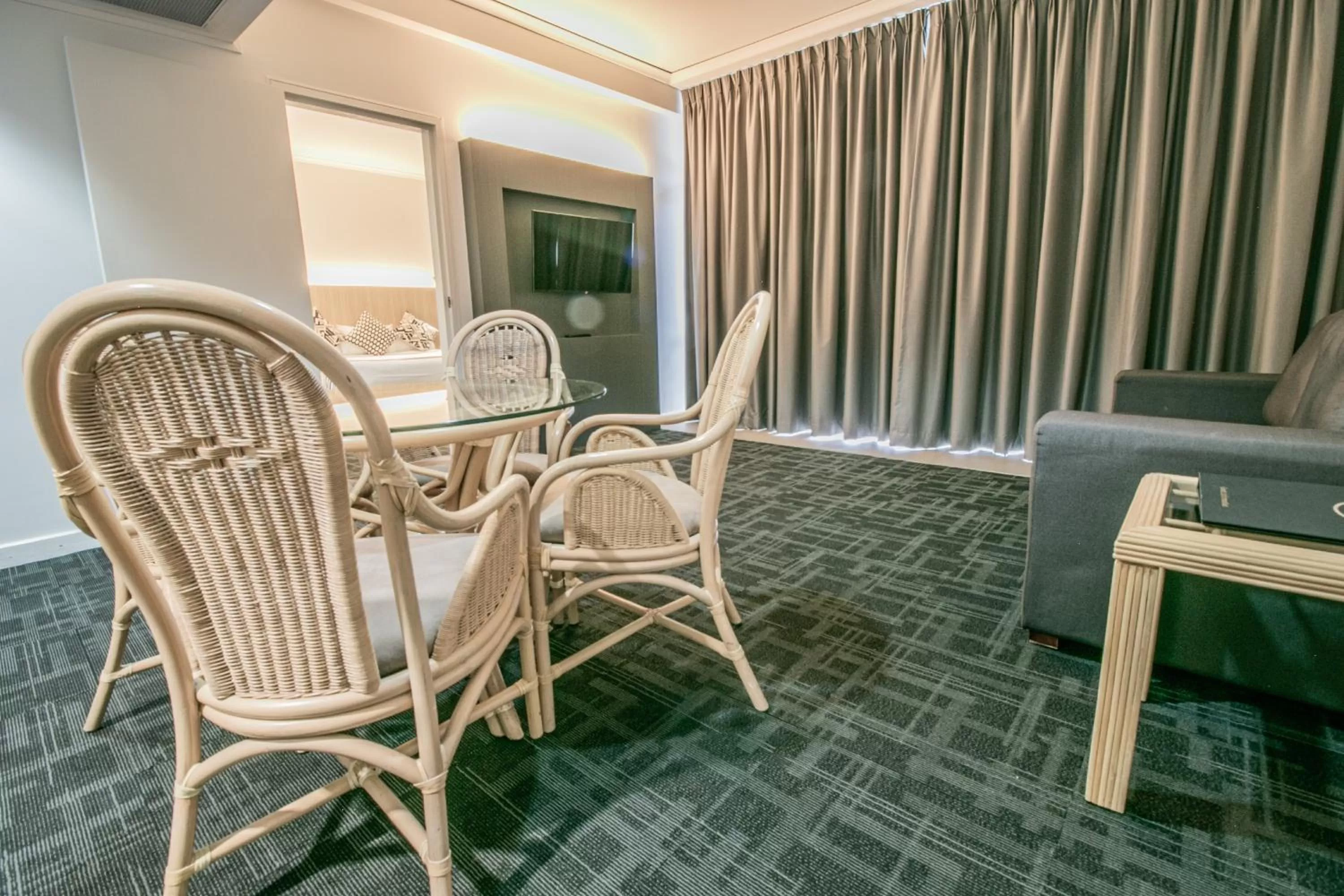 Absolute Beachfront Opal Cove Resort