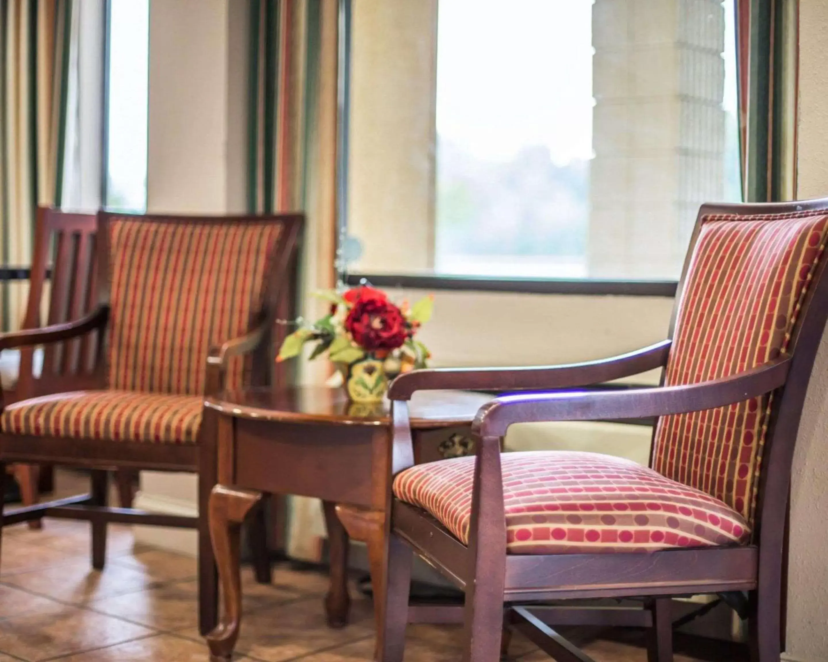 Lobby or reception, Seating Area in Econo Lodge Inn & Suites At Fort Moore