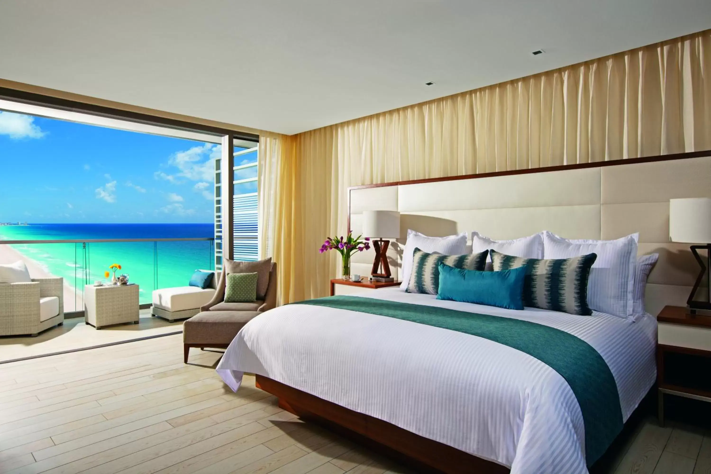 Bed in Secrets The Vine Cancun - All Inclusive Adults Only