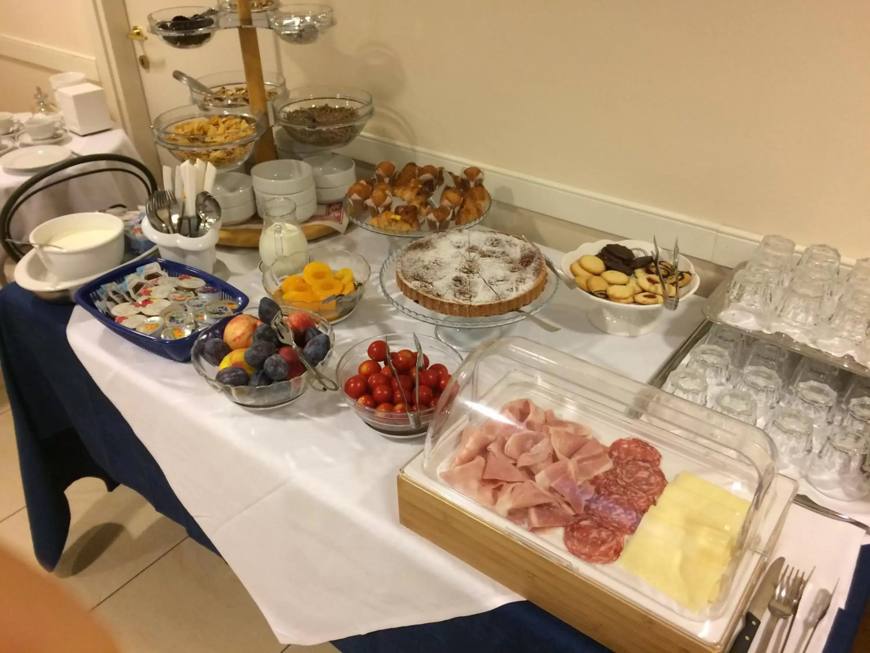 Buffet breakfast in CityHotel Cristina Vicenza