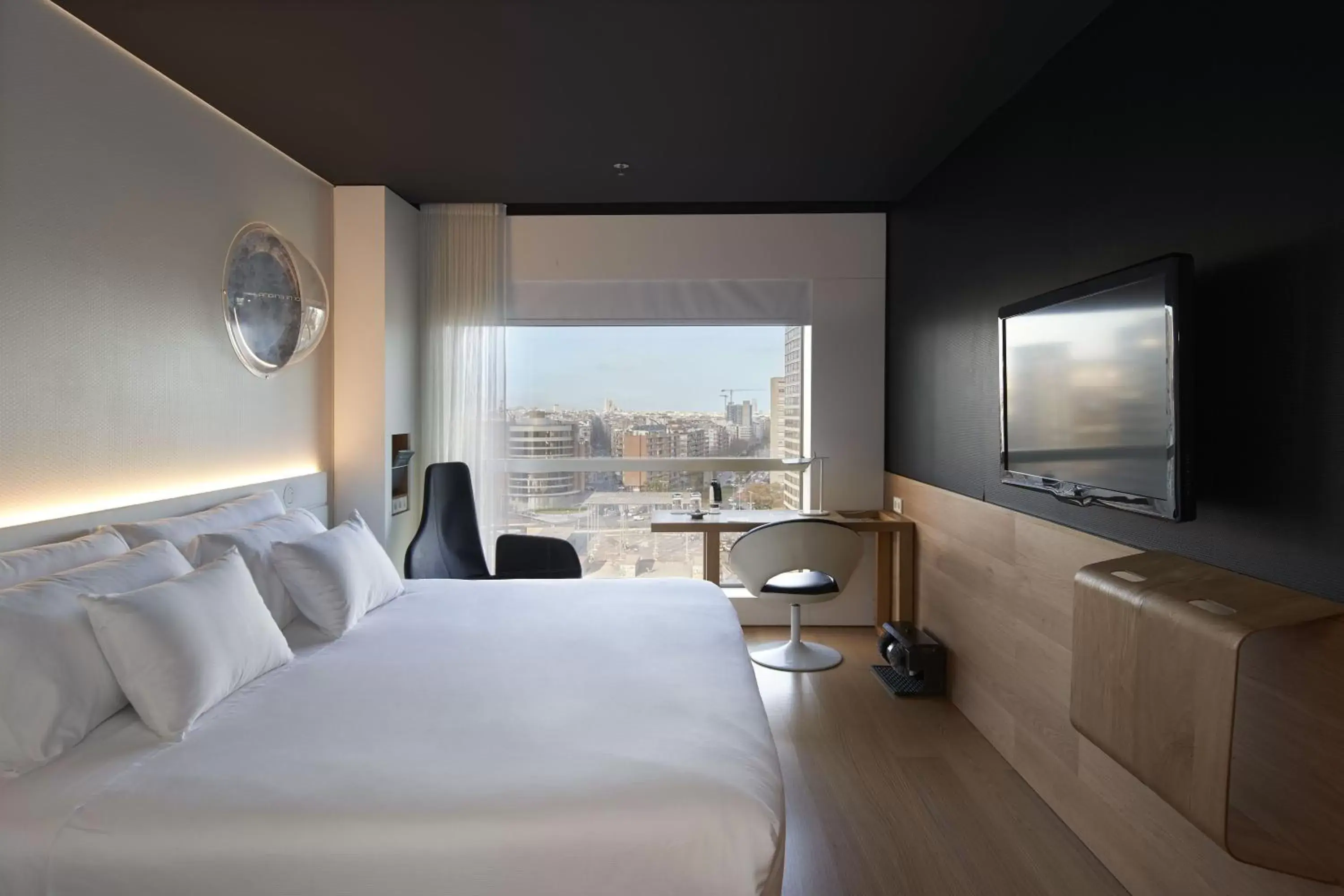 Photo of the whole room, Bed in Barceló Sants Photo of the whole room, Bed in Barceló Sants