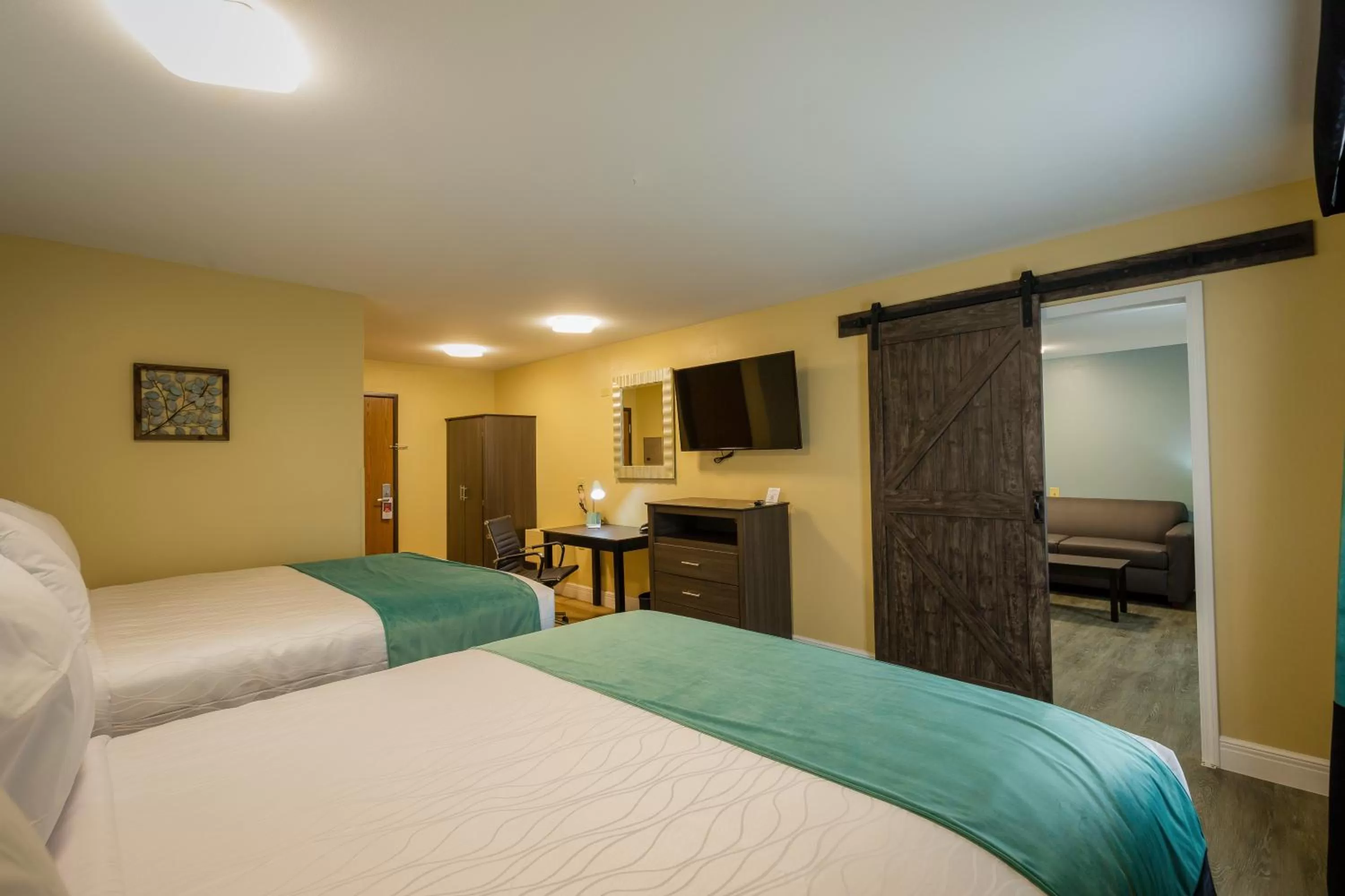 Bedroom, Bed in Hawthorn Extended Stay by Wyndham Saint Robert