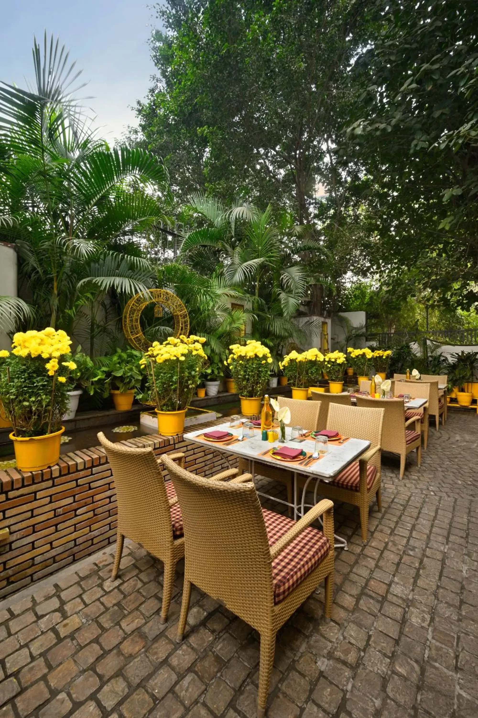Restaurant/places to eat in Ambassador, New Delhi - IHCL SeleQtions Restaurant/places to eat in Ambassador, New Delhi - IHCL SeleQtions