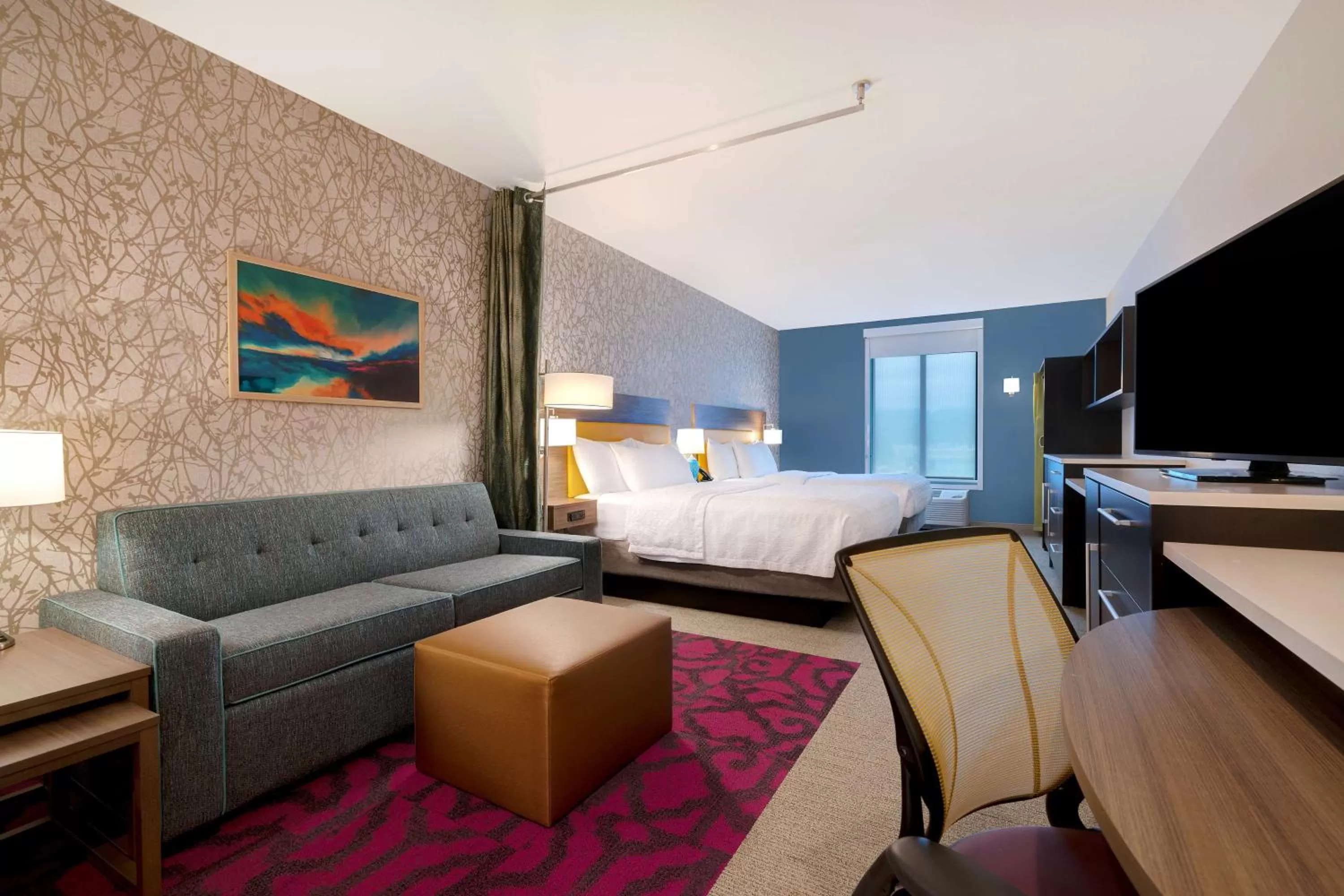 Bedroom, Bed in Home2 Suites By Hilton Redding