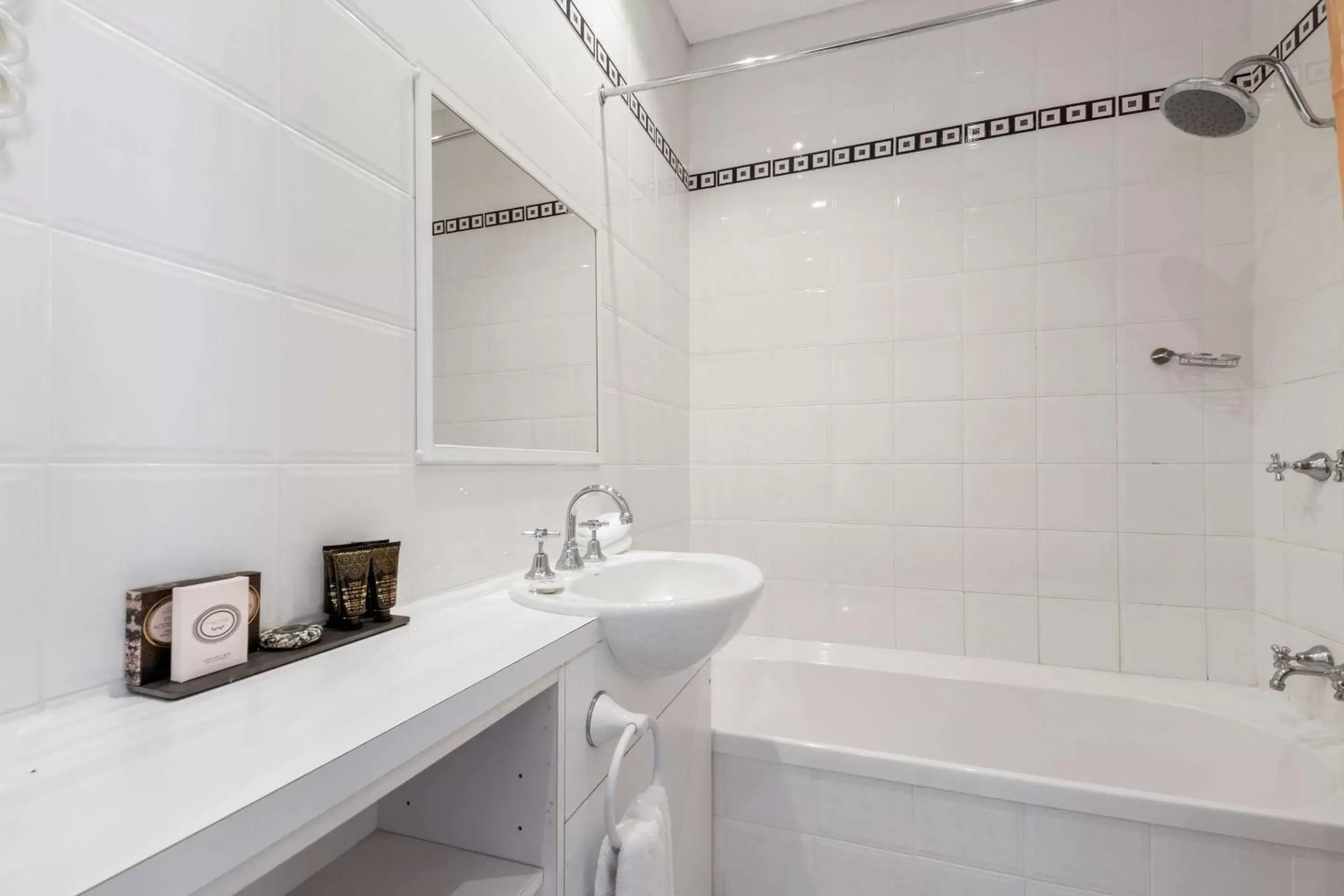 Bathroom in Castlereagh Boutique Hotel, Ascend Hotel Collection