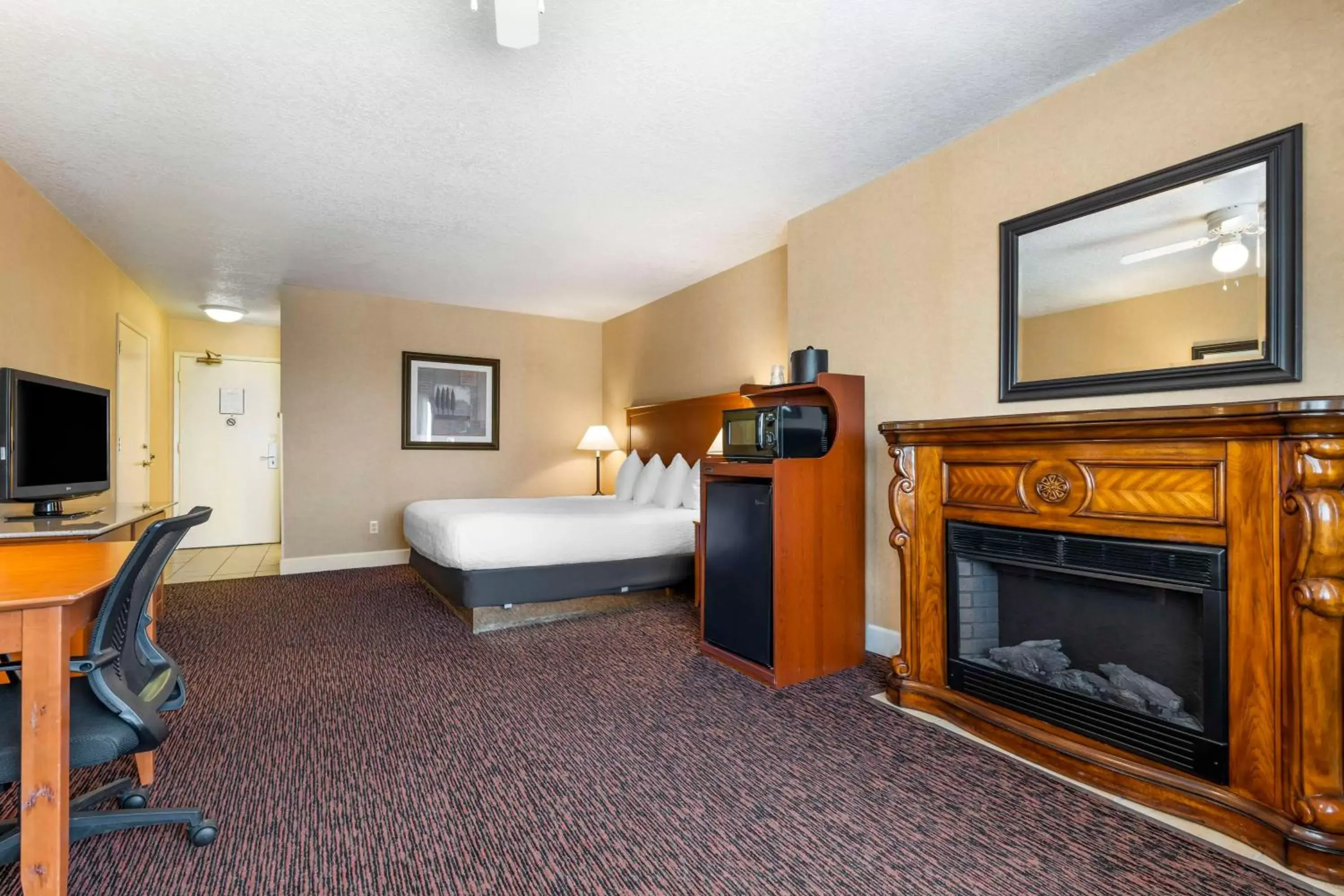 Bedroom, Bed in Best Western Plus Placerville Inn