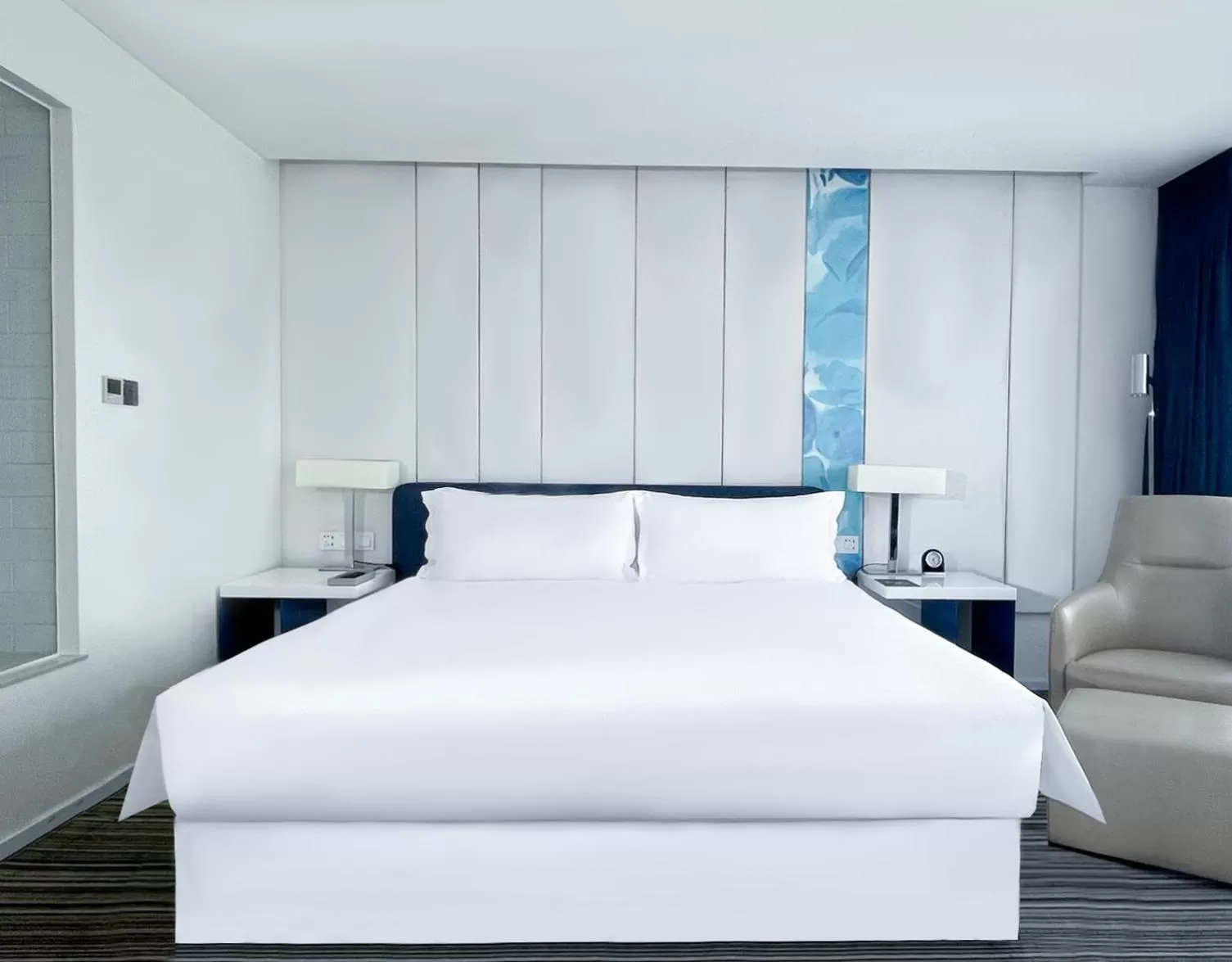 Bedroom, Bed in Grand Mercure Shanghai Century Park- Free Shuttle Bus to SNIEC