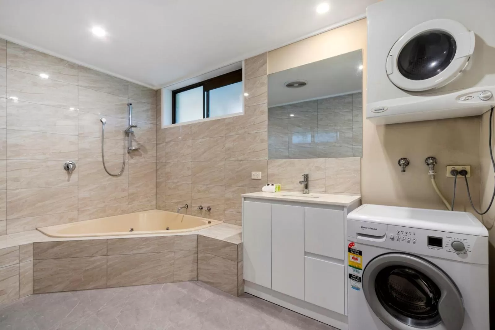 Knox International Hotel and Apartments