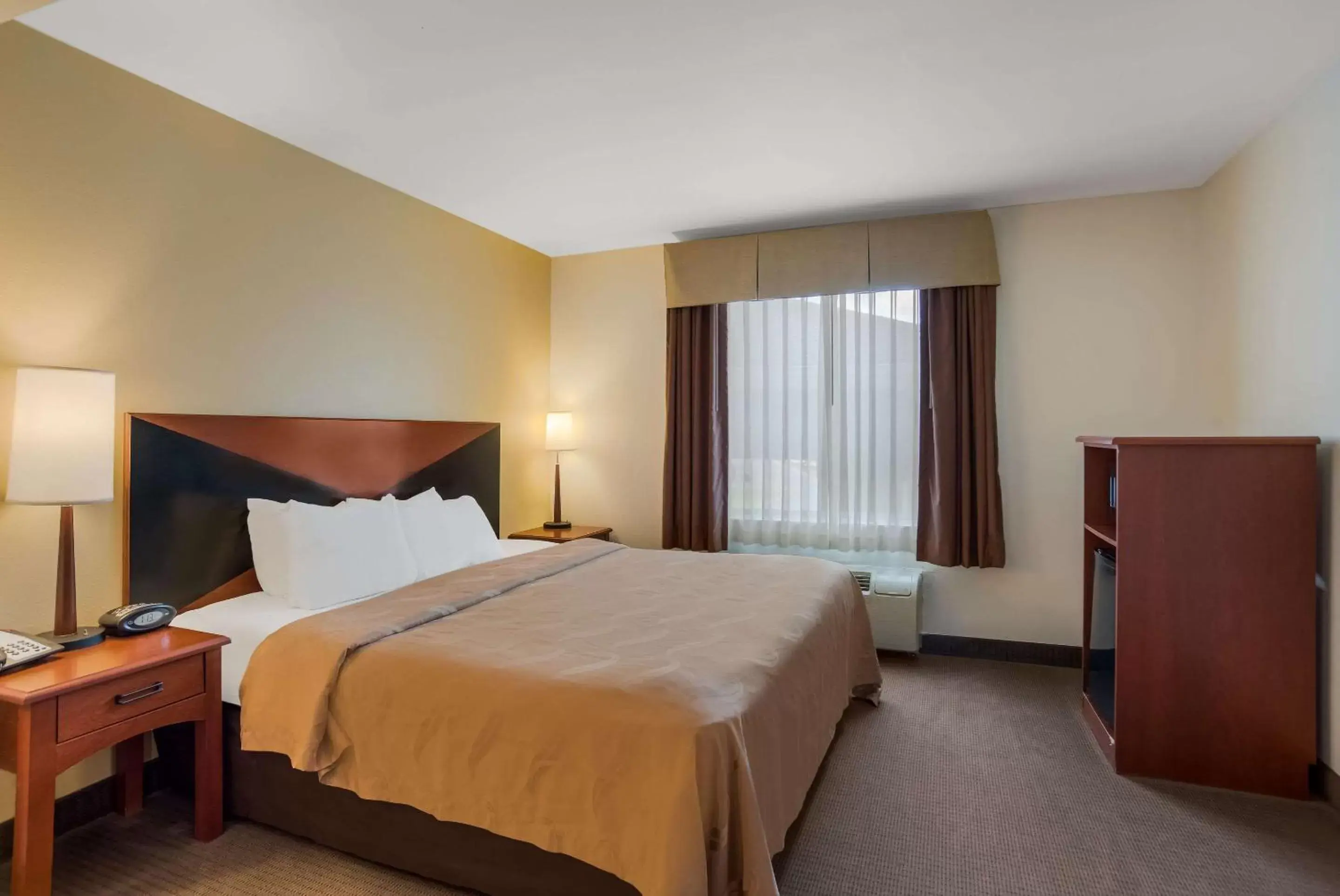 Bedroom in Quality Inn & Suites Chambersburg