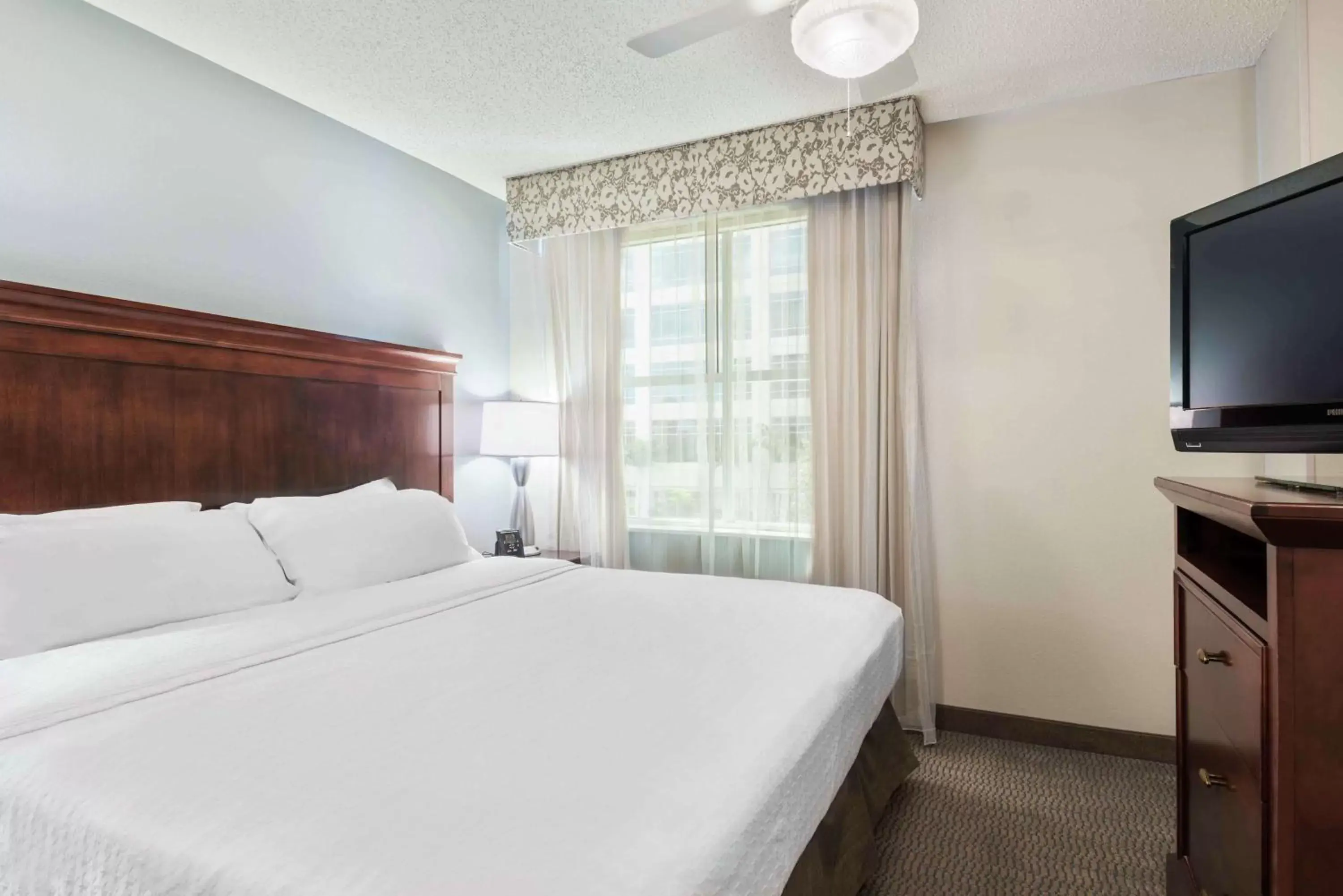 Bedroom, Bed in Homewood Suites by Hilton Tampa Airport - Westshore
