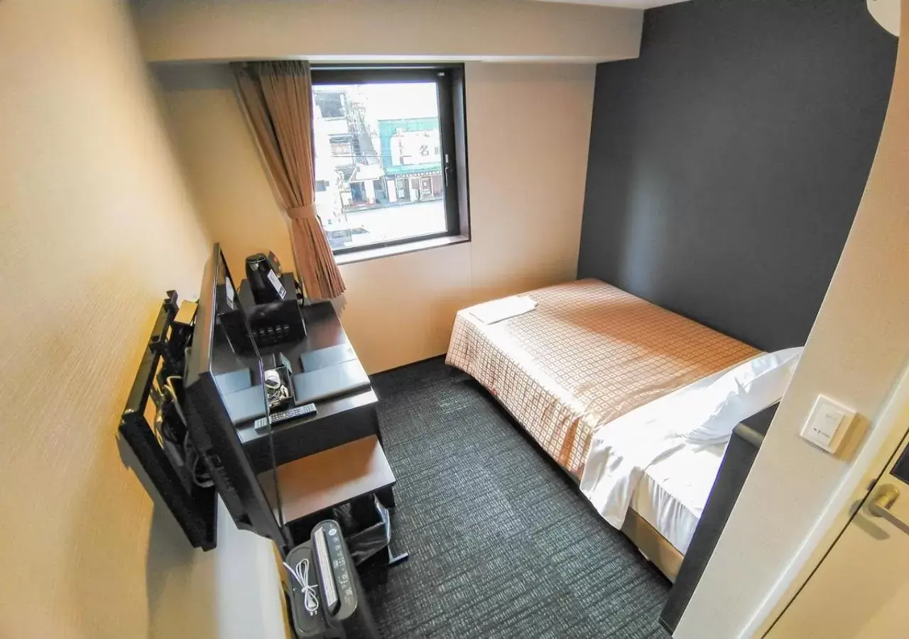 Photo of the whole room, Bed in HOTEL LiVEMAX Kokura Ekimae Photo of the whole room, Bed in HOTEL LiVEMAX Kokura Ekimae