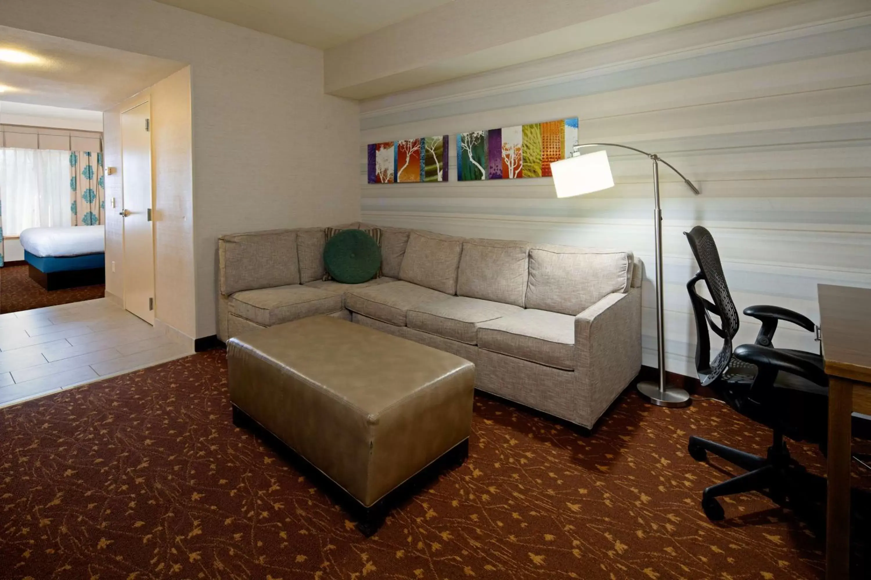 Bedroom, Seating Area in Hilton Garden Inn Albuquerque Airport