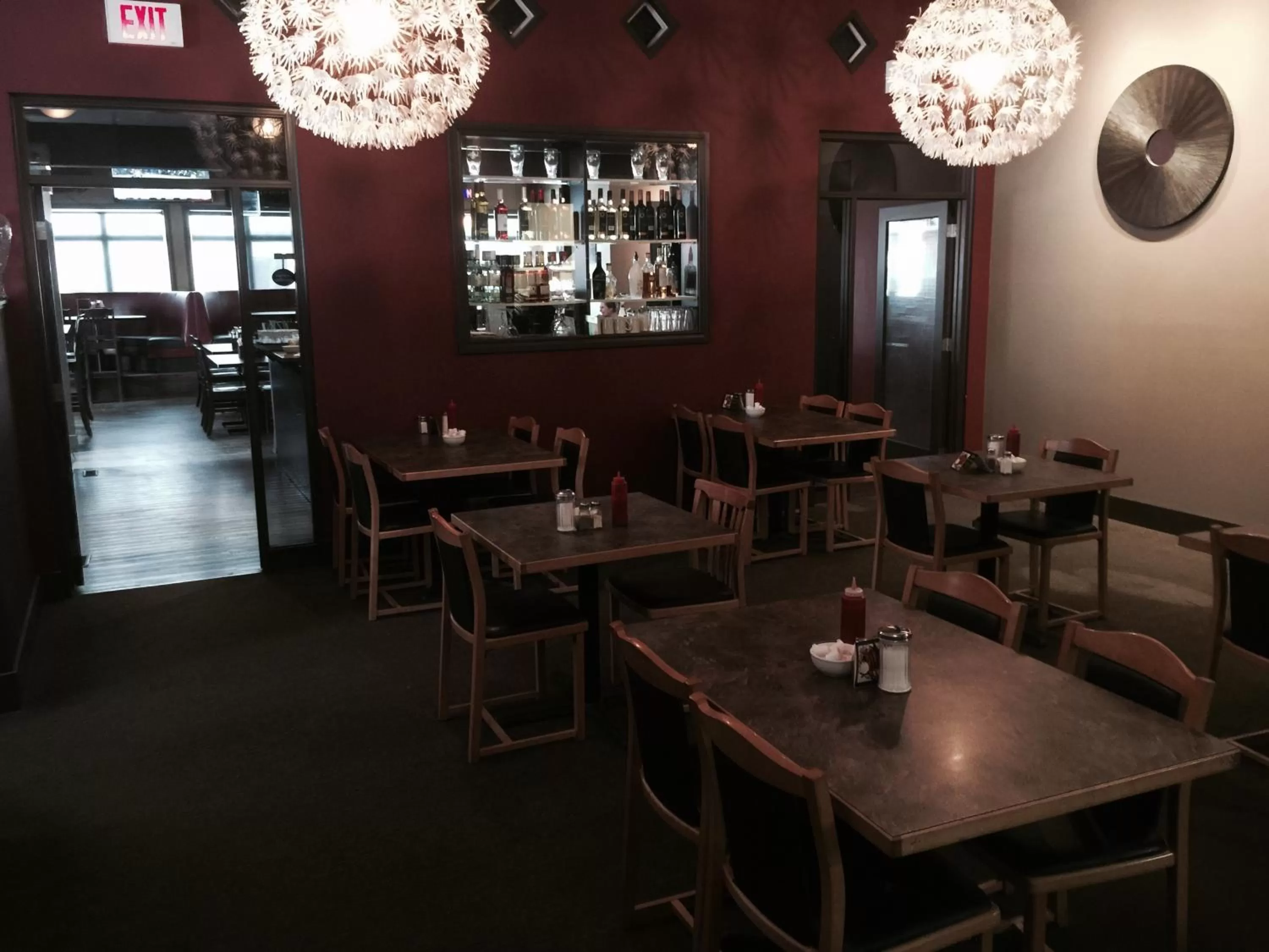 Restaurant/places to eat in 121 Steakhouse & Motel