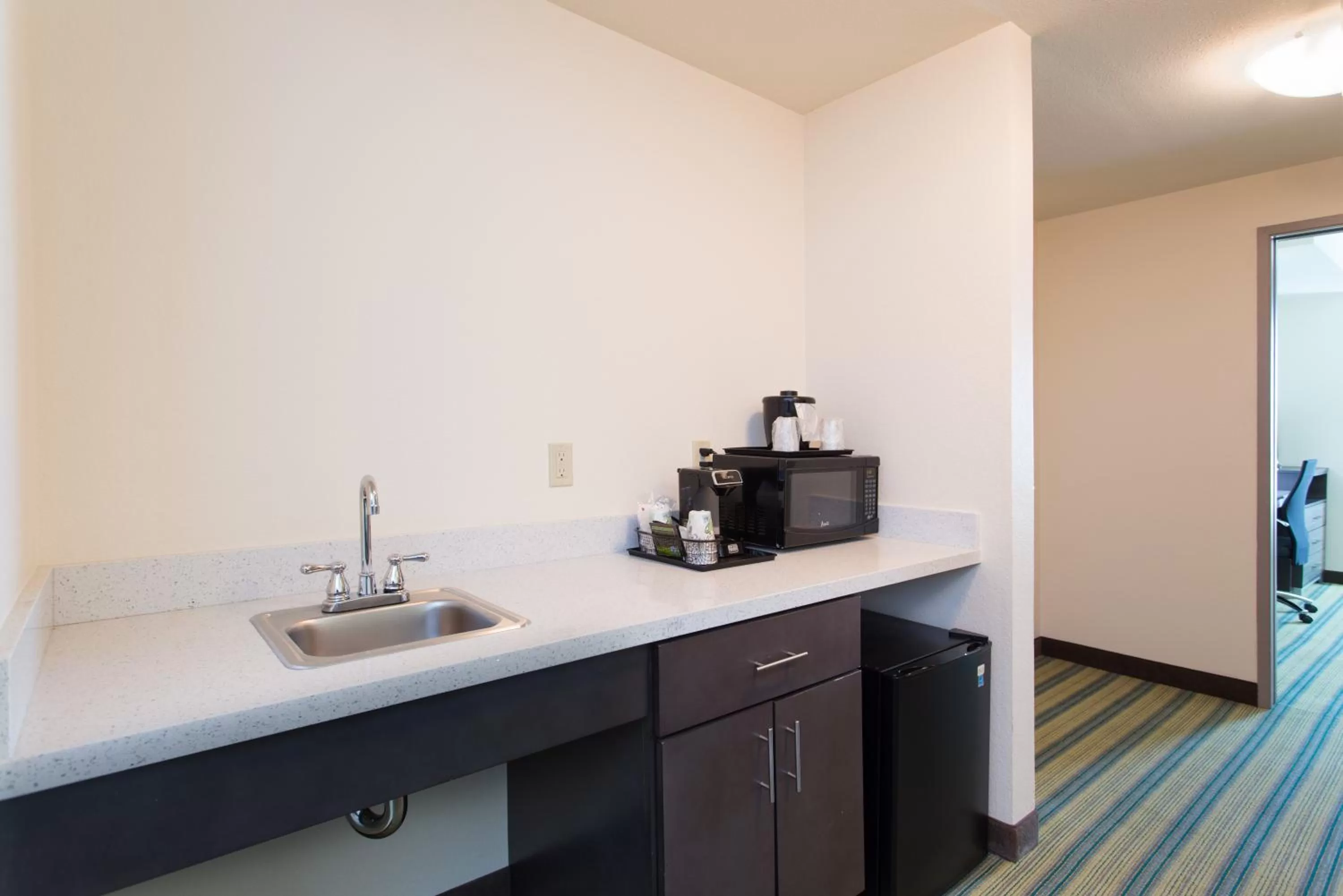 Photo of the whole room in Holiday Inn Texarkana Arkansas Convention Center by IHG