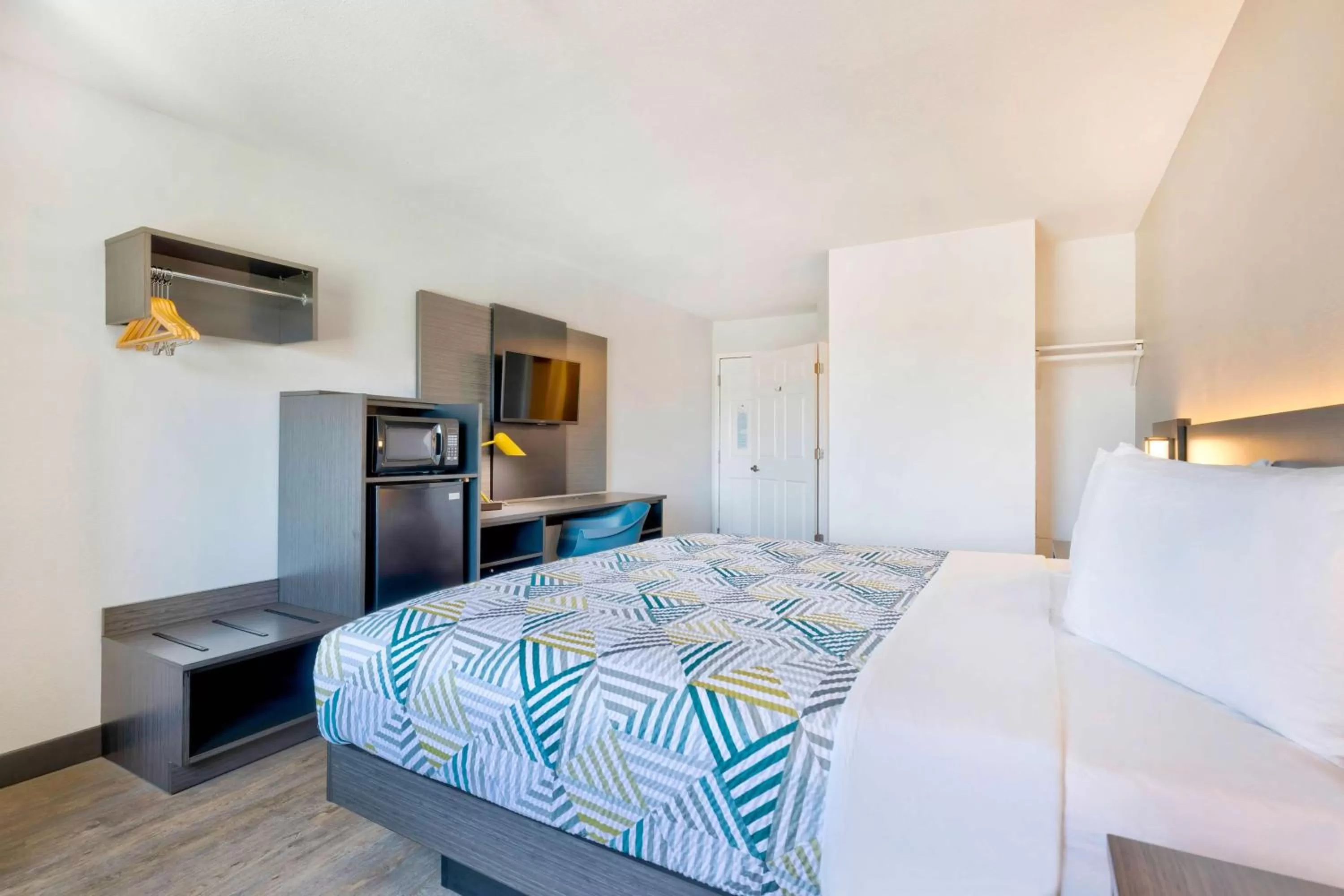 Bedroom, Bed in Motel 6-Norman, OK