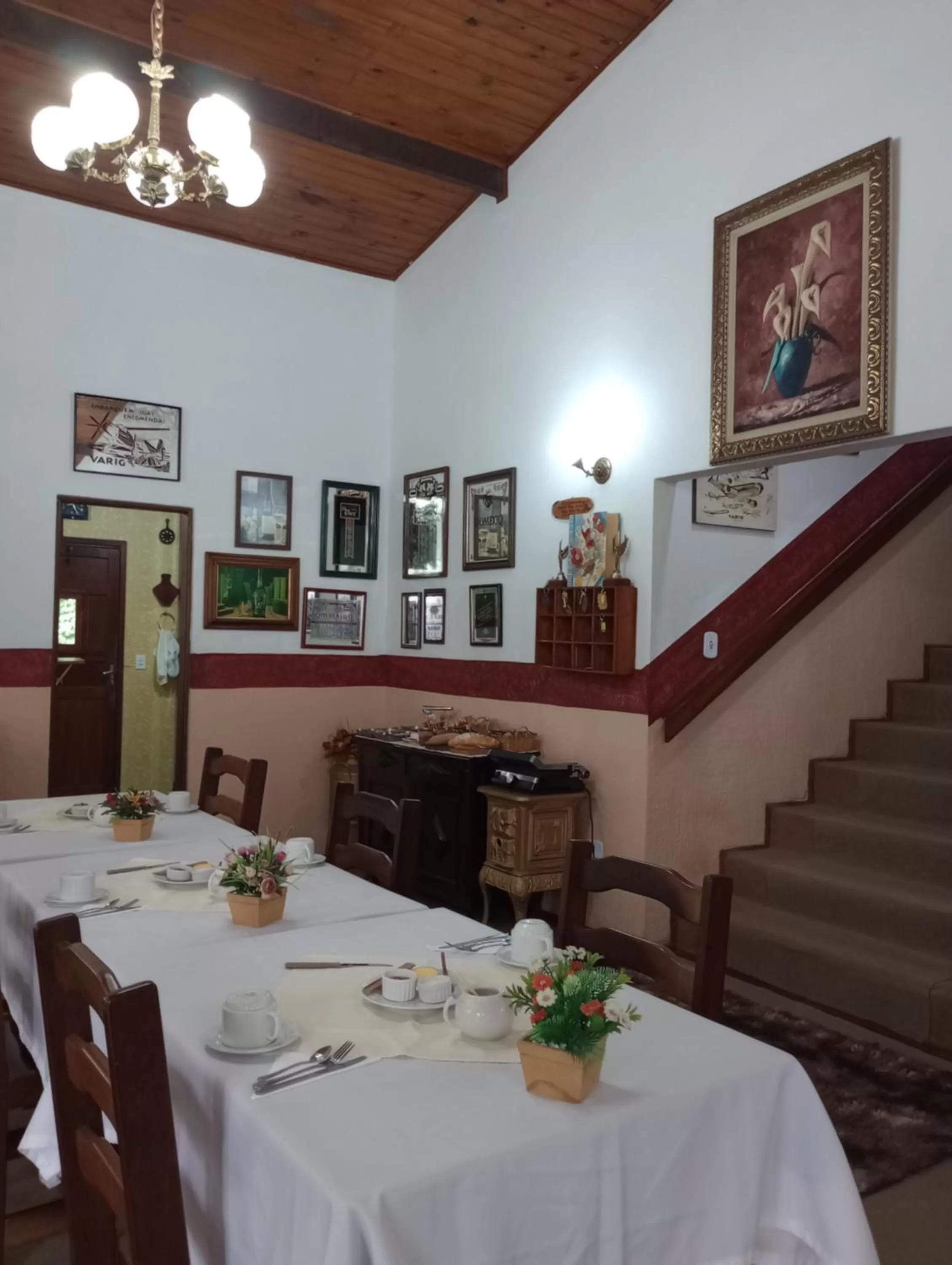 Restaurant/Places to Eat in Rancho da Raposa