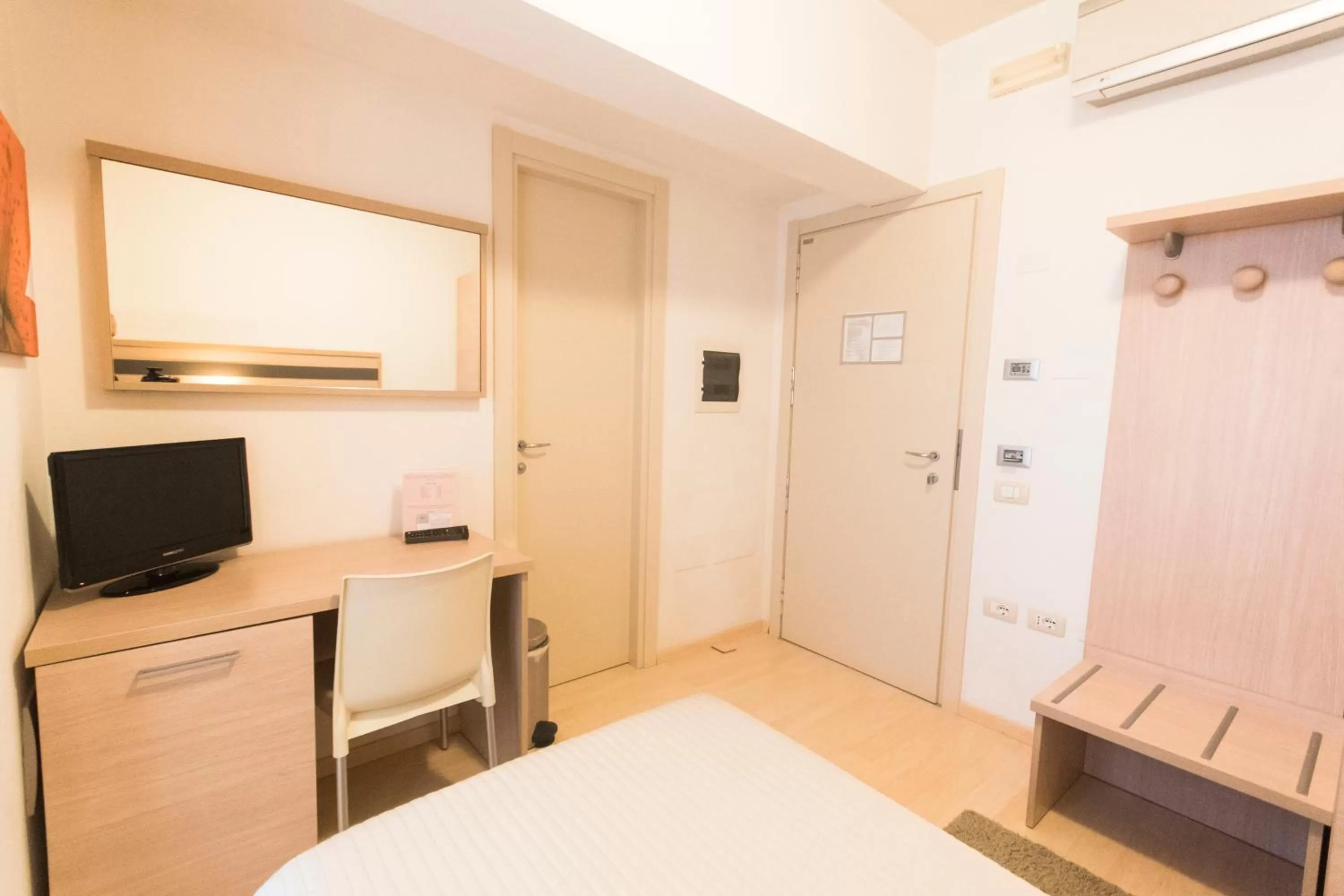 Photo of the whole room, Bed in Stilhotel