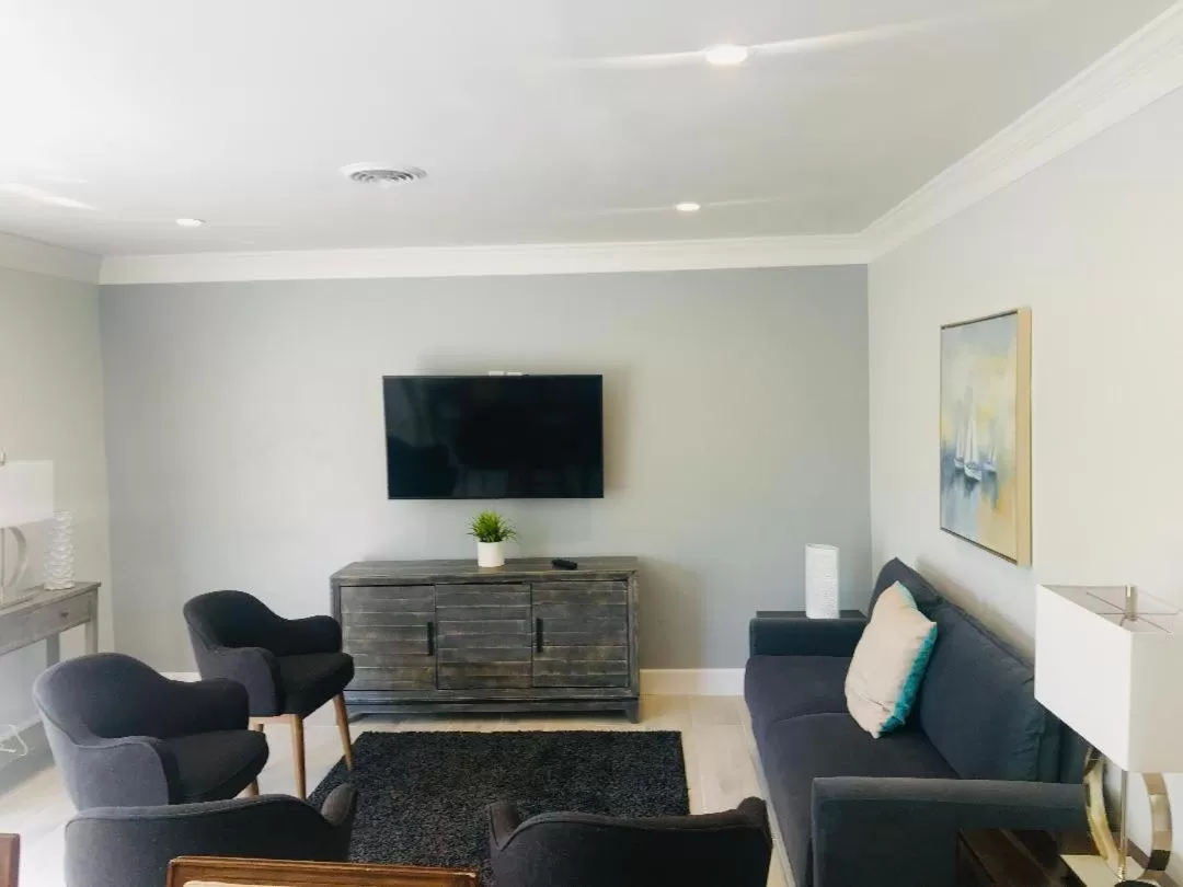 Seating Area in Sea Turtle Inn