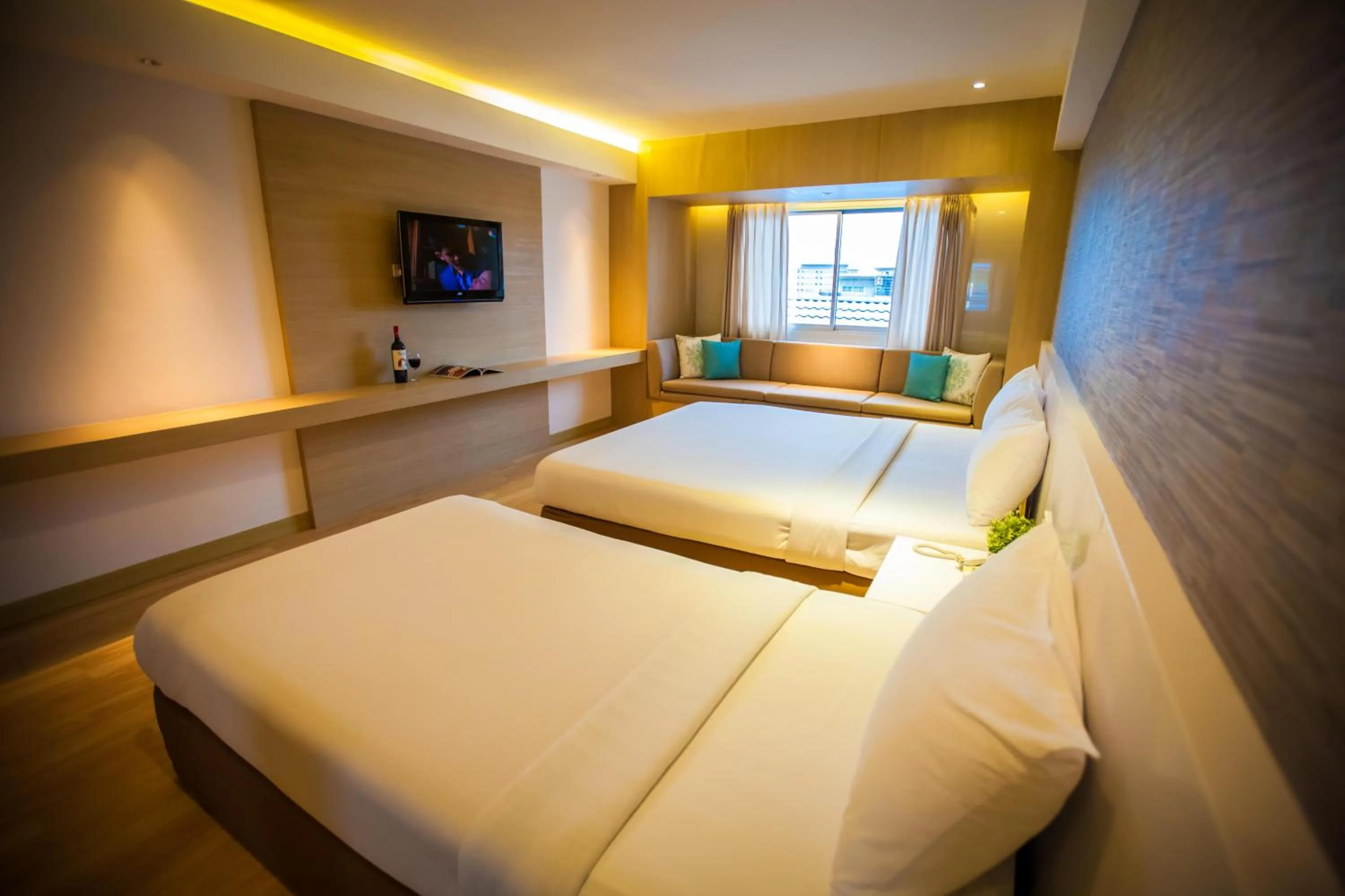 Photo of the whole room, Bed in Golden City Rayong Hotel