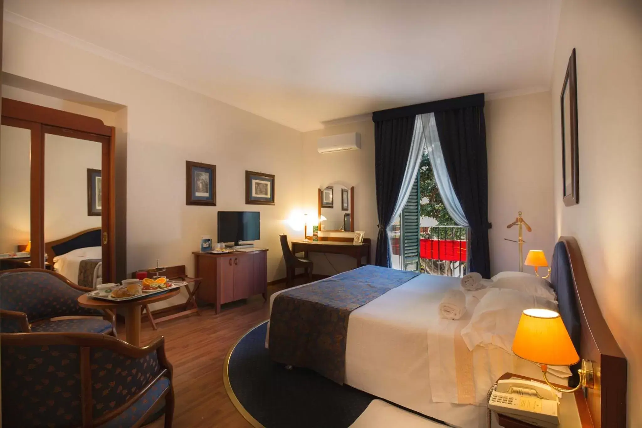 Superior Double Room Single use - single occupancy in Massimo Plaza Hotel Superior Double Room Single use - single occupancy in Massimo Plaza Hotel