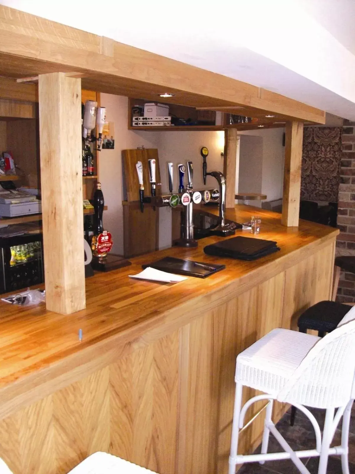 Lounge or bar, Kitchen/Kitchenette in The Anchor Inn