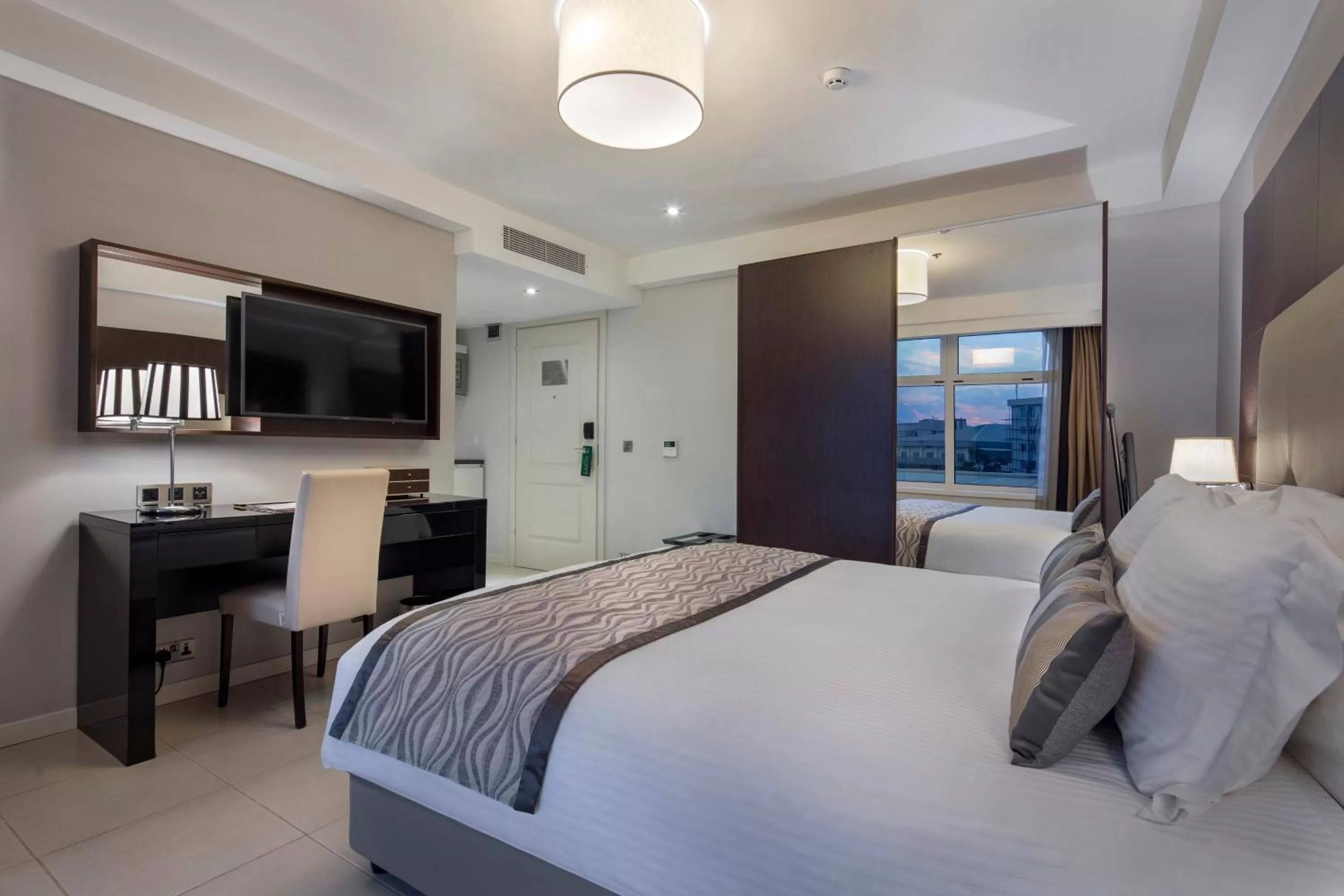 Bedroom, Bed in Fraser Suites Abuja