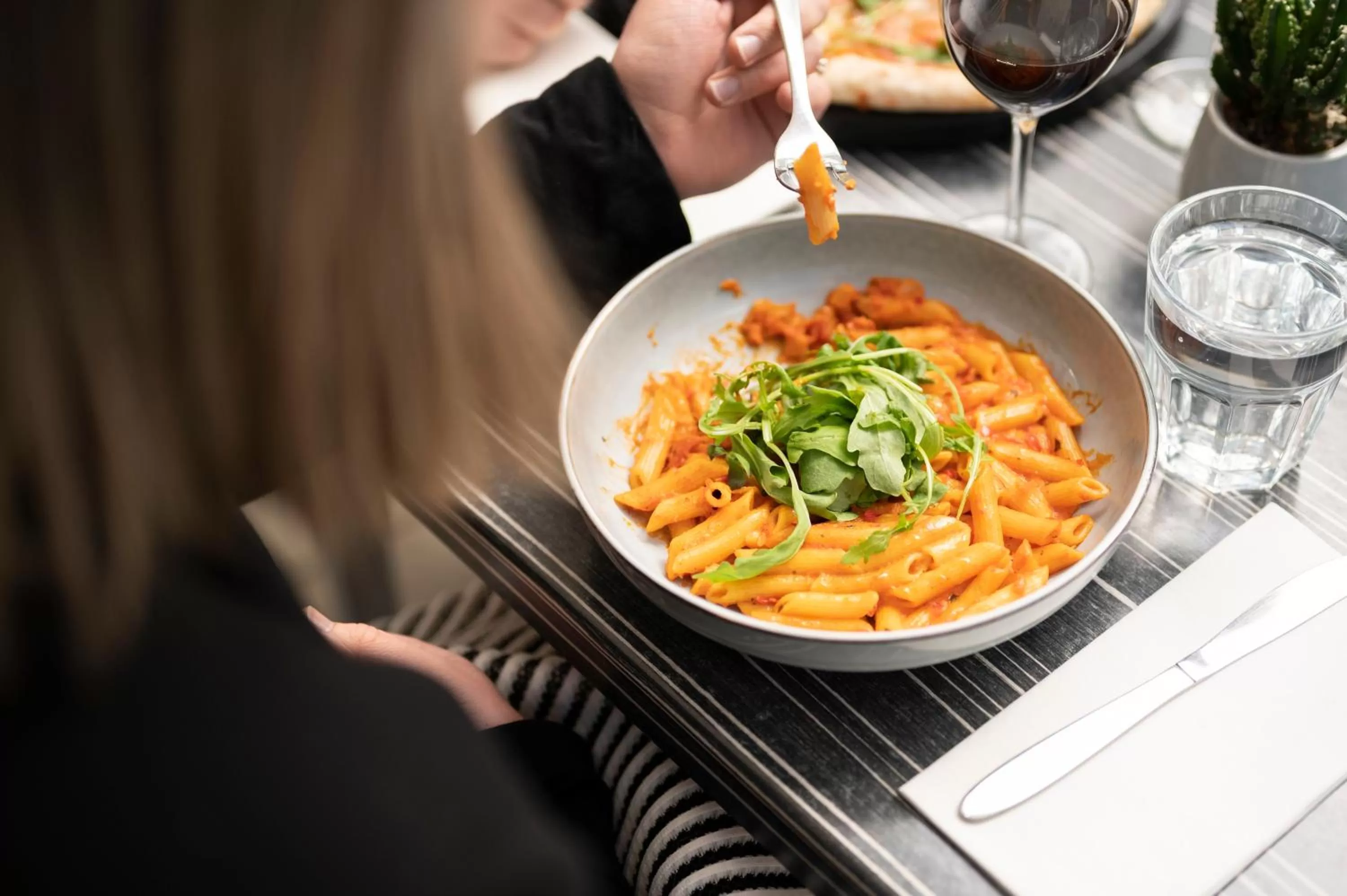 Restaurant/places to eat in Holiday Inn Express Mechelen City Centre by IHG