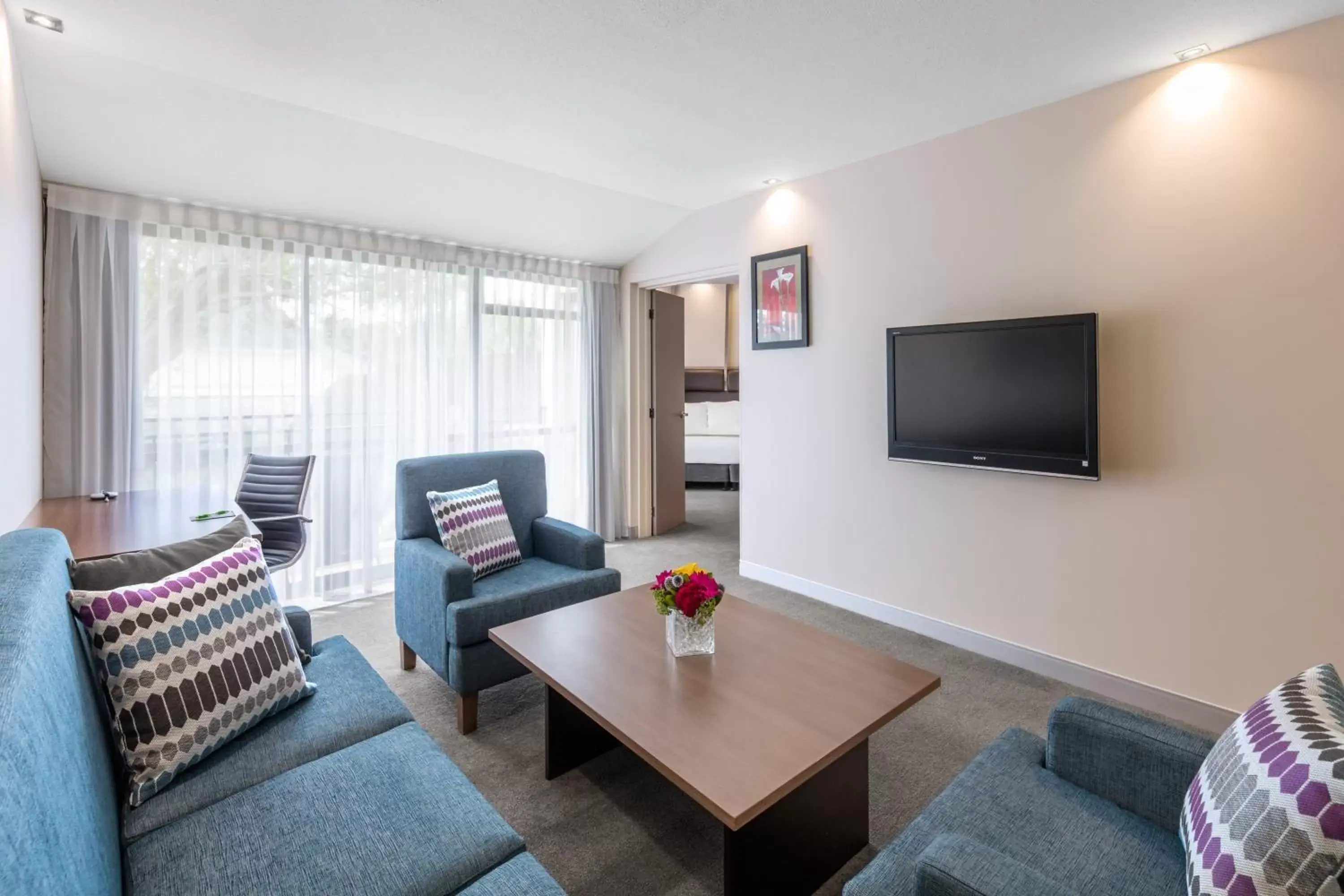 Photo of the whole room, Seating Area in Holiday Inn Auckland Airport, an IHG Hotel