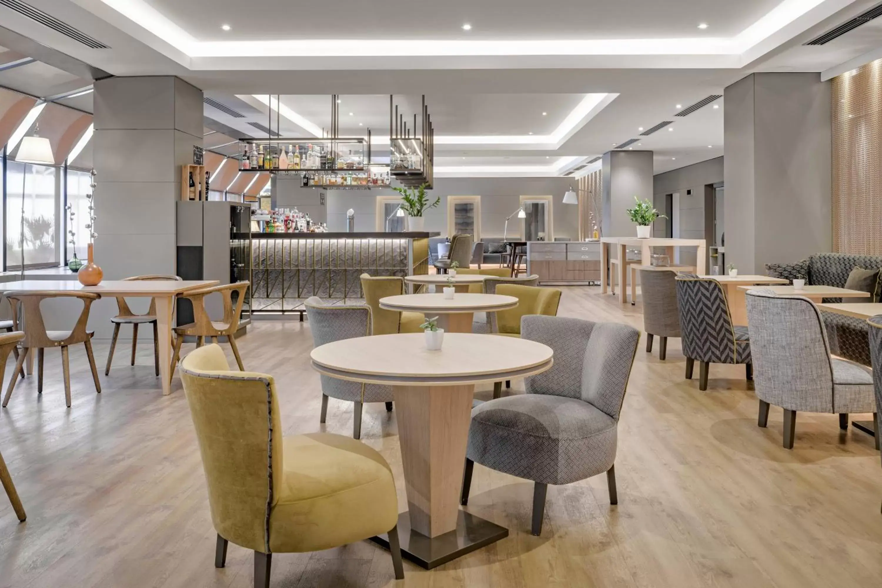 Lounge or bar, Restaurant/Places to Eat in AC Hotel Genova by Marriott