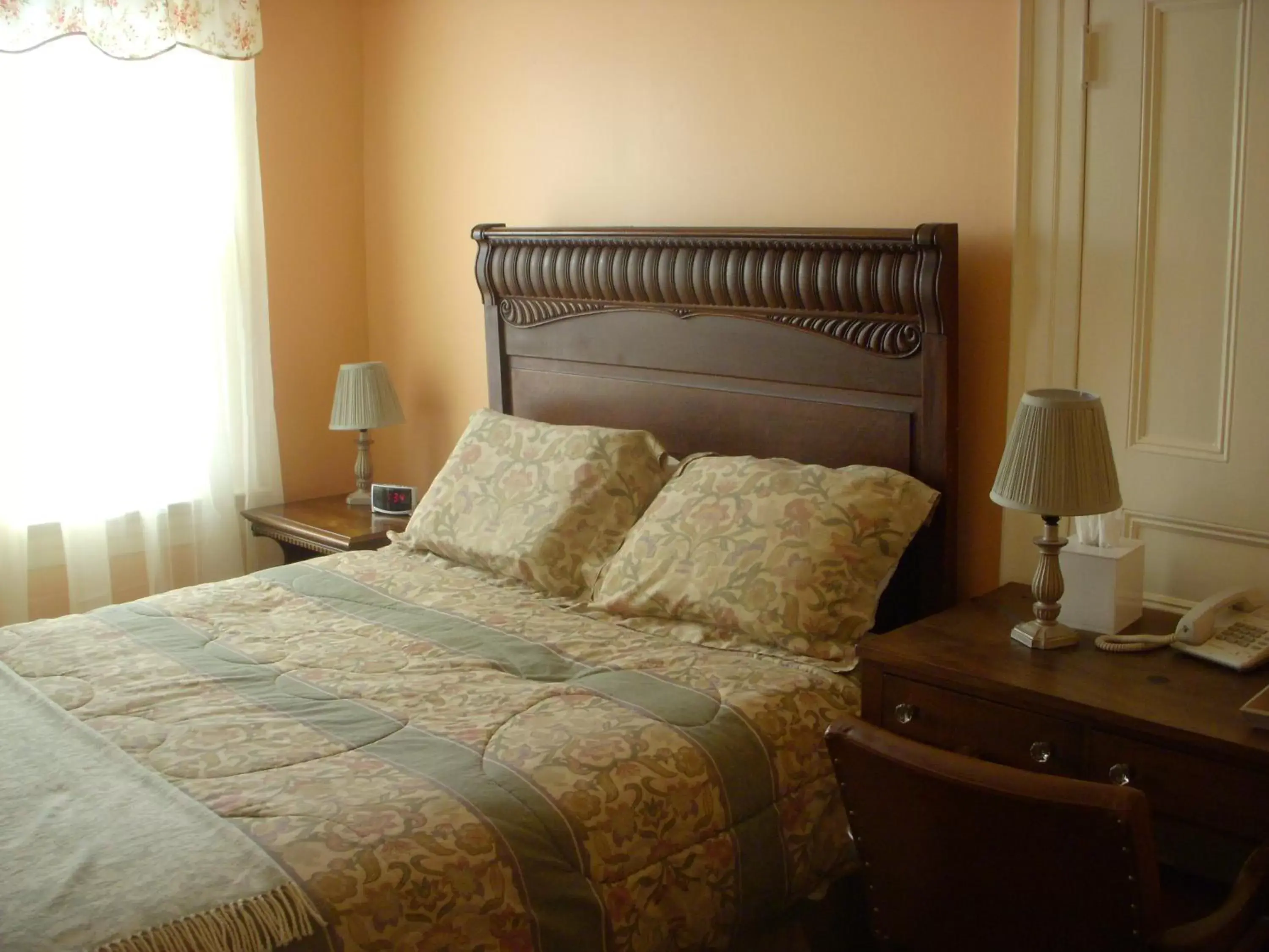 Bed in Wayne on Main Bed in Wayne on Main
