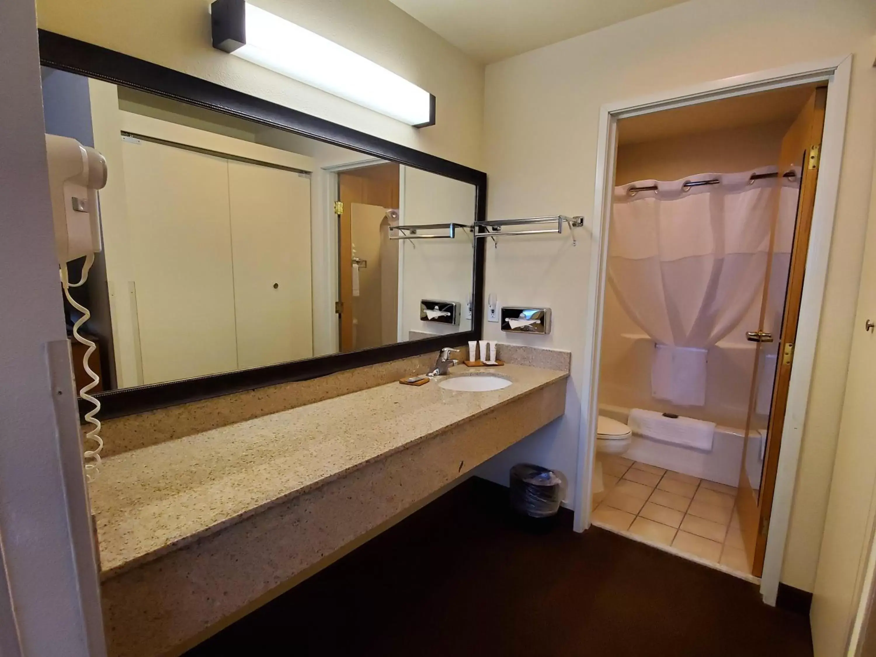 Bathroom in Country Inn & Suites by Radisson, Bend, OR