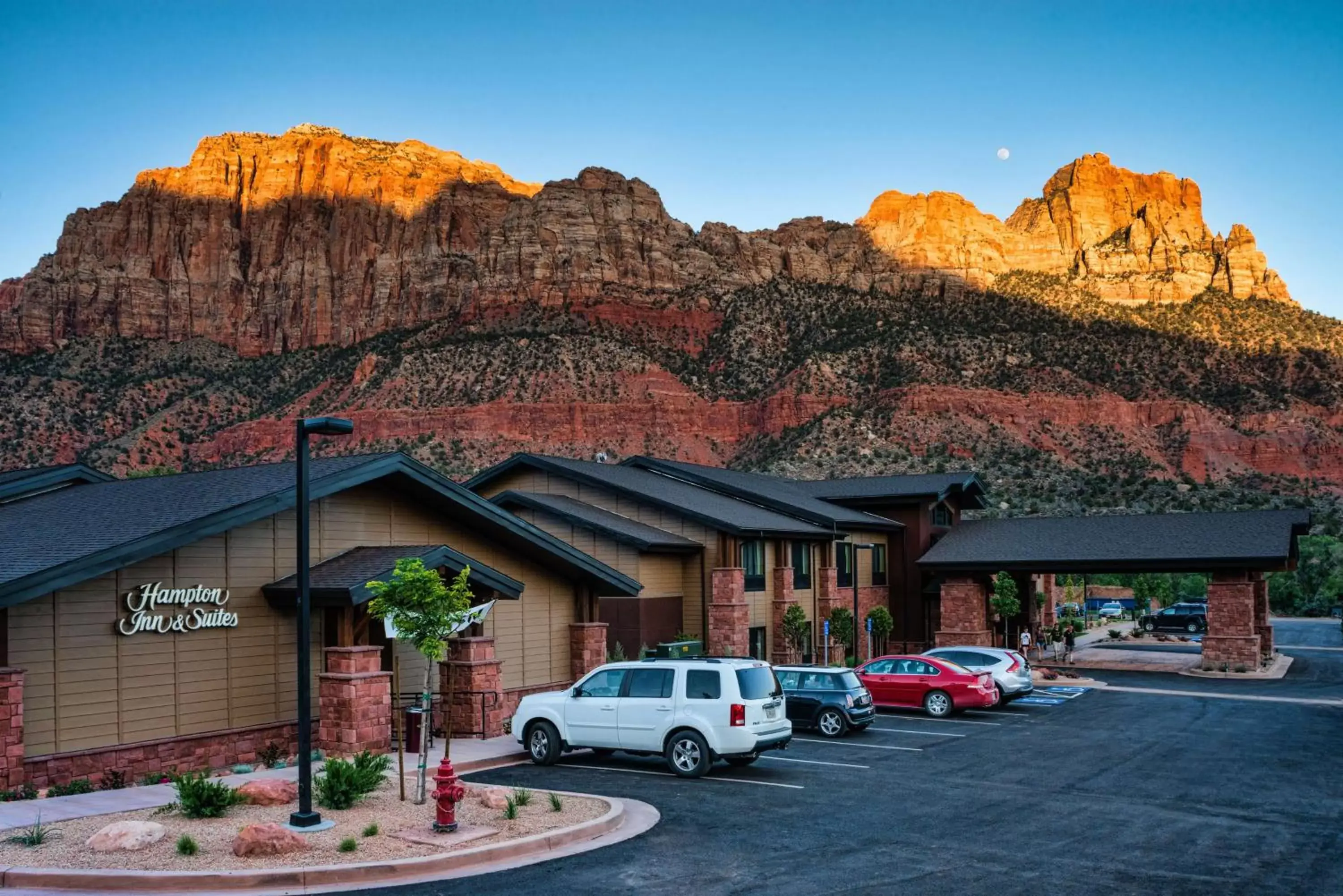 Property Building in Hampton Inn & Suites Springdale/Zion National Park