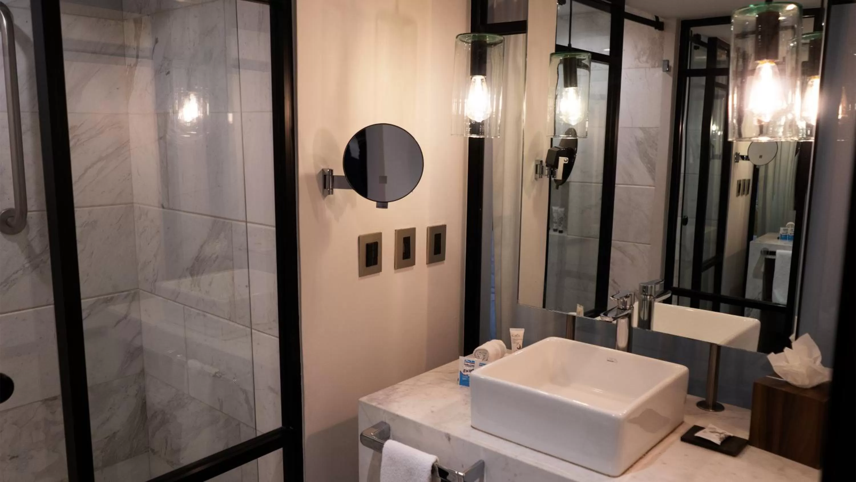 Bathroom in Hotel Indigo Guadalajara Expo by IHG