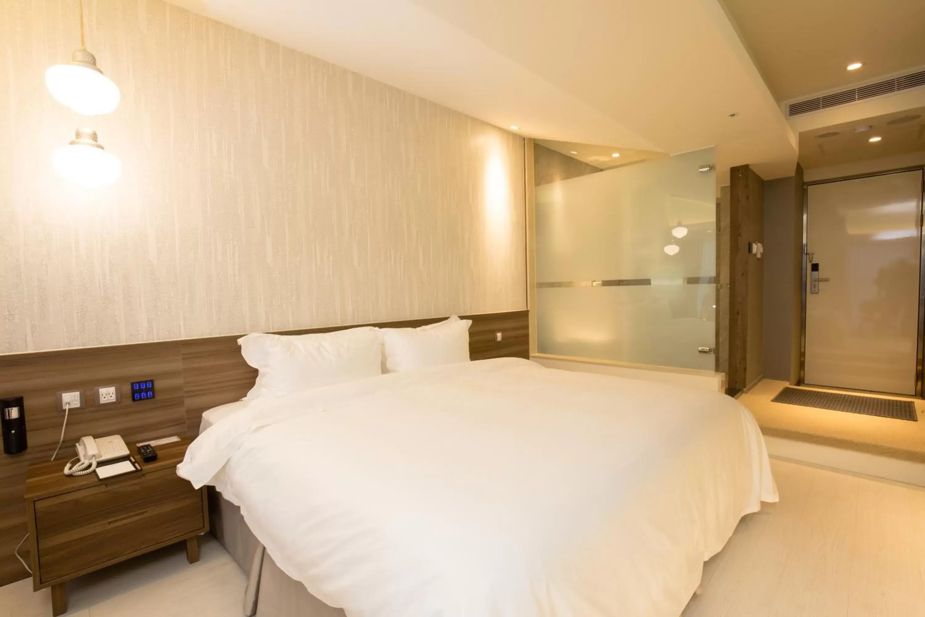 Bedroom, Bed in Walker Hotel. Ximen