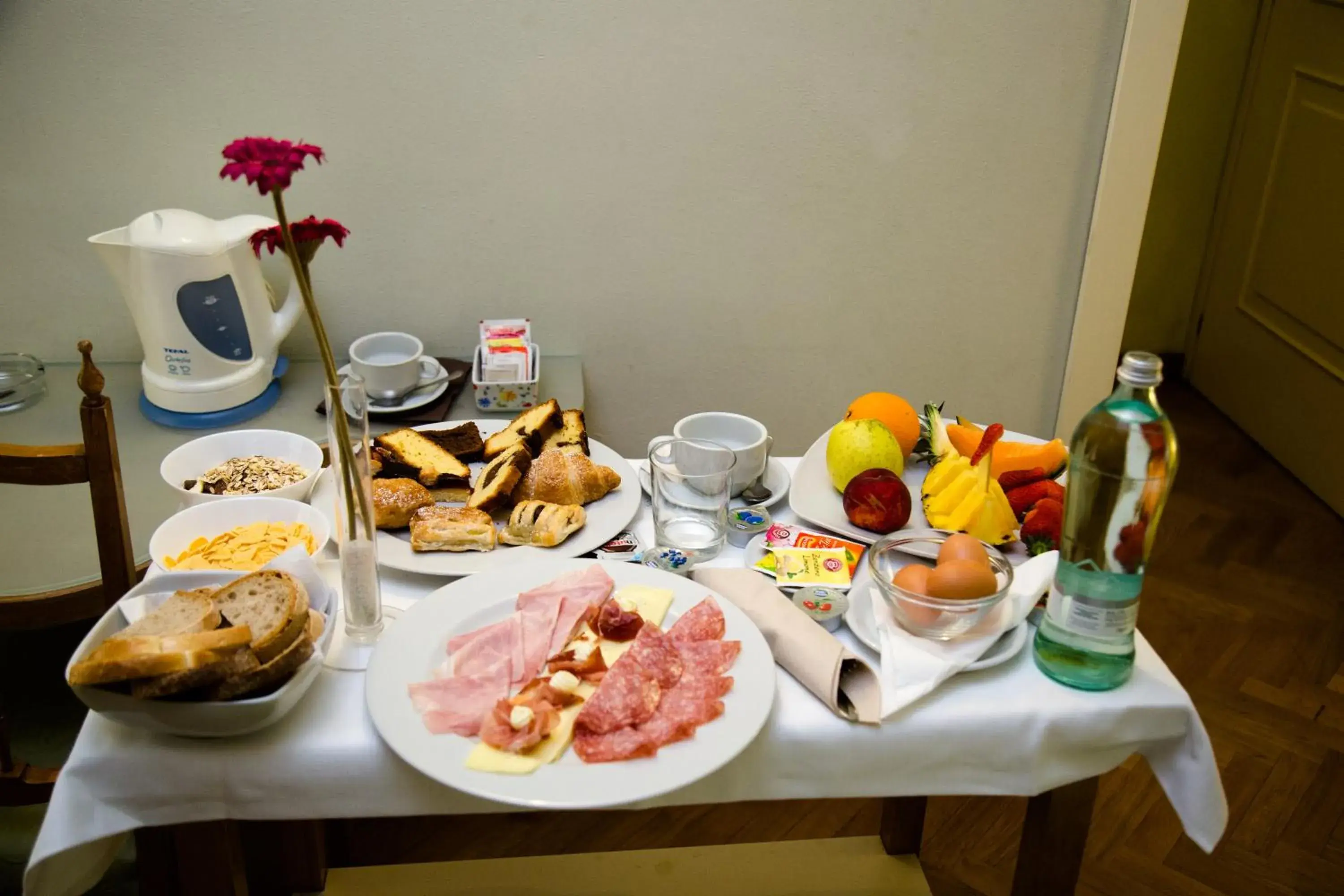 Breakfast in Hotel Cappelli