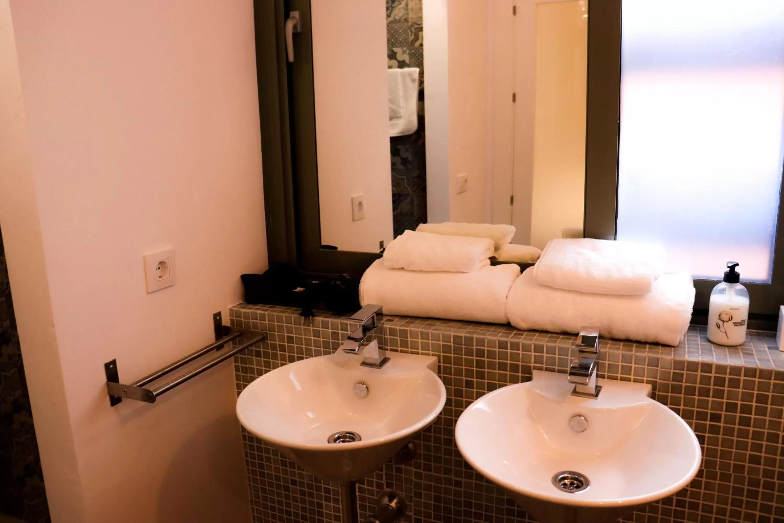 Bathroom in Urban House Siurot 33