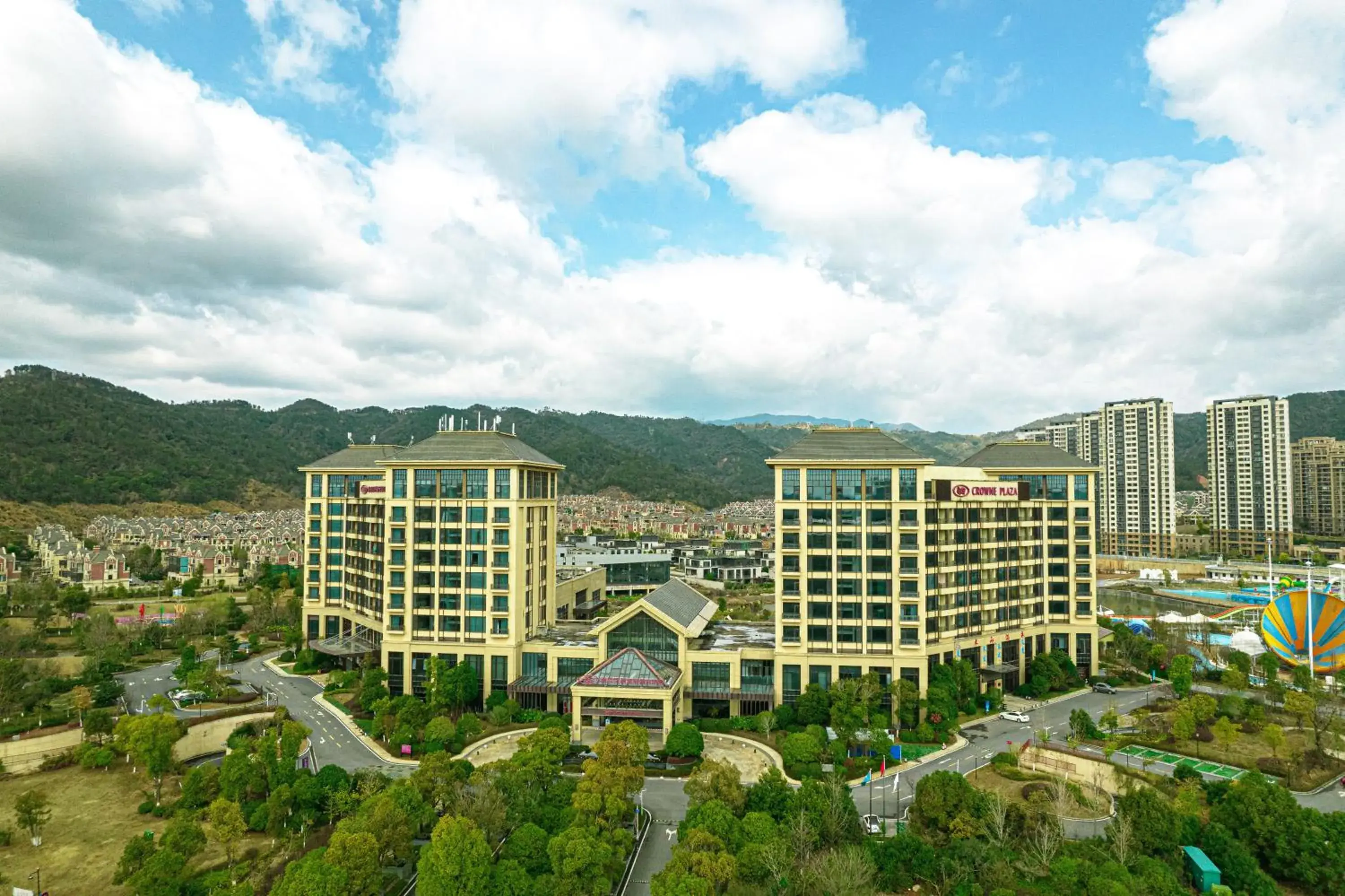 Property building, Bird's-eye View in Crowne Plaza Nanchang Wanli, an IHG Hotel