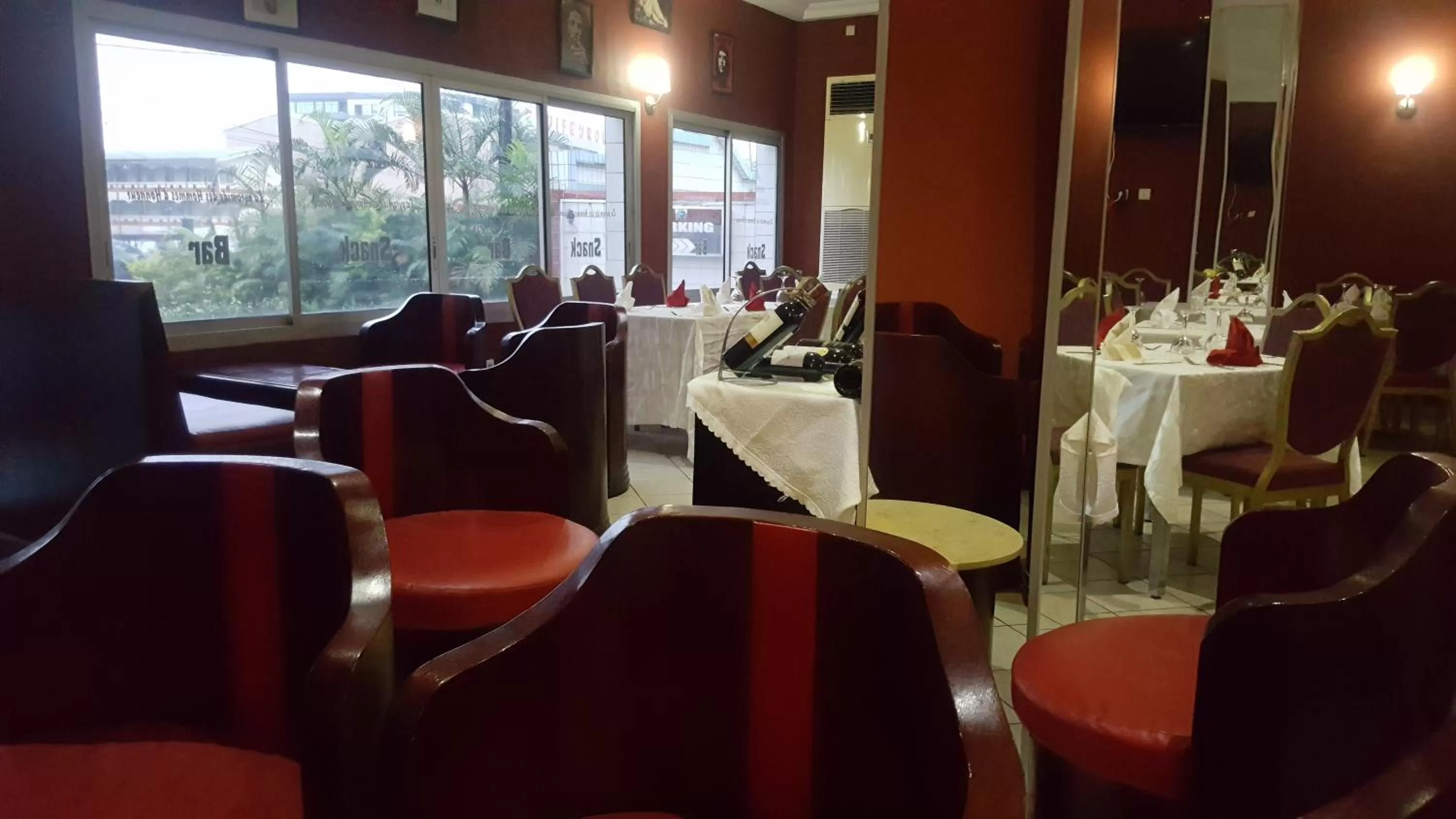 Breakfast, Restaurant/Places to Eat in Peninsula Hotel Douala