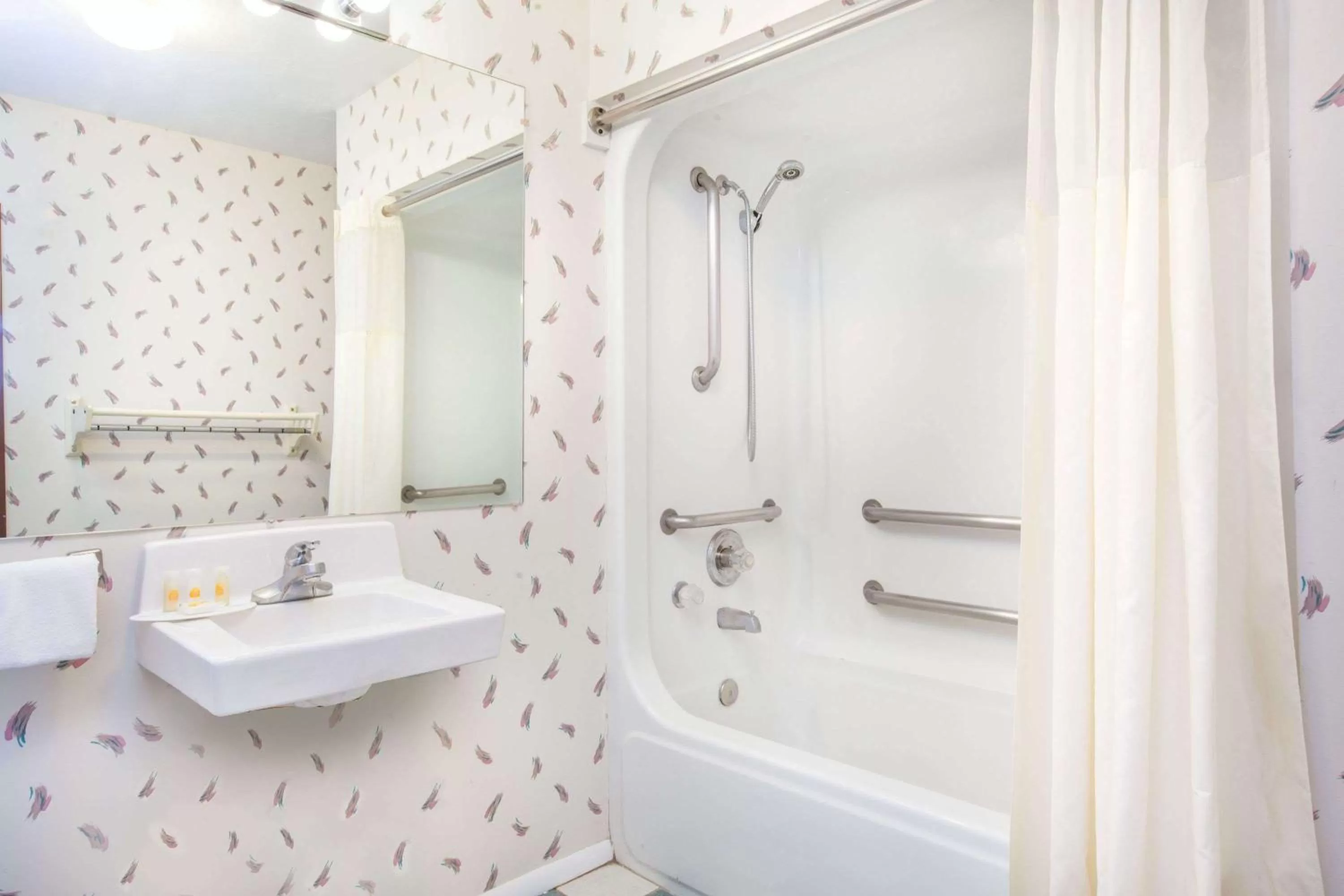 Photo of the whole room, Bathroom in Muyawki Inn