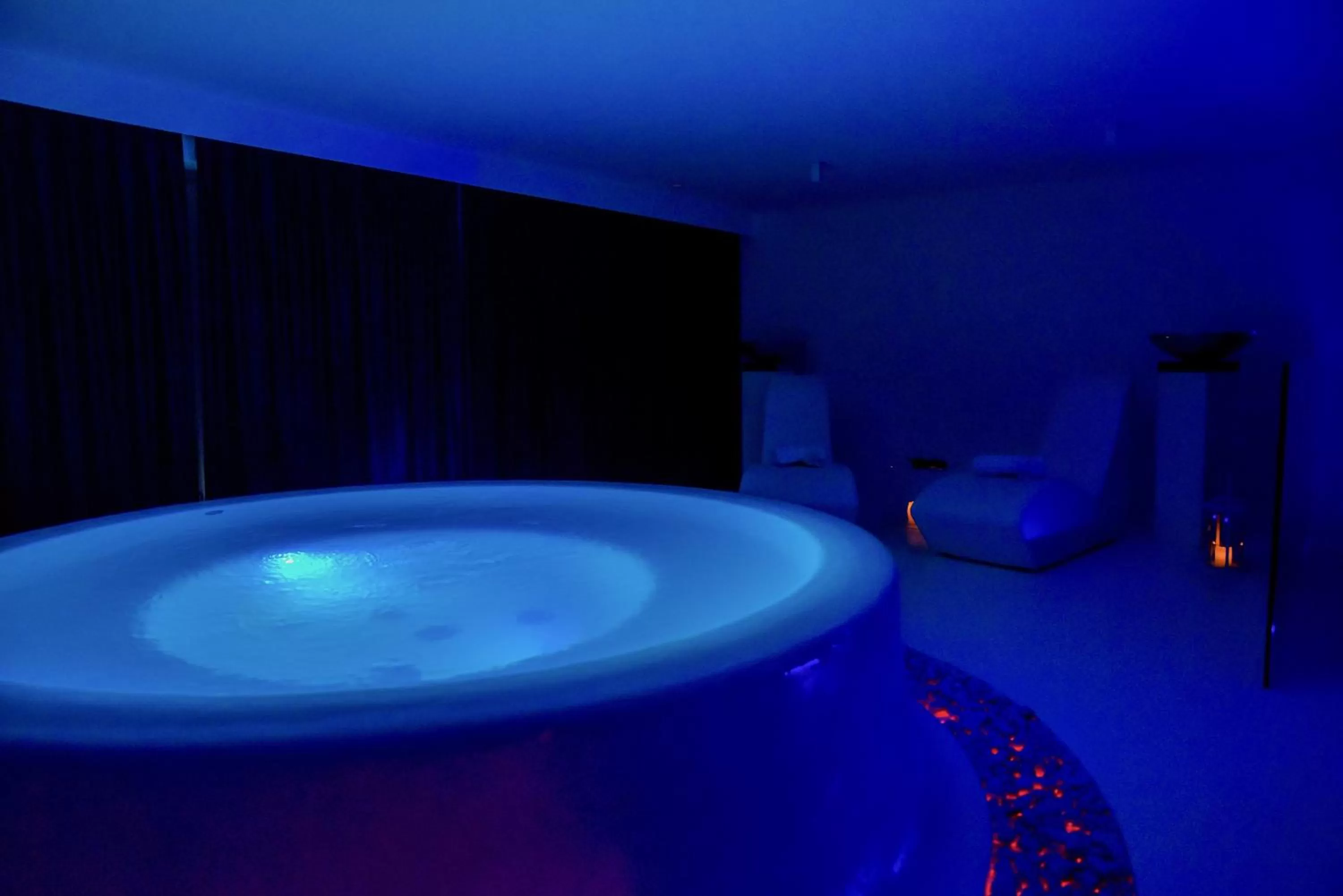 Hot Tub in Le Camp Suite & Spa