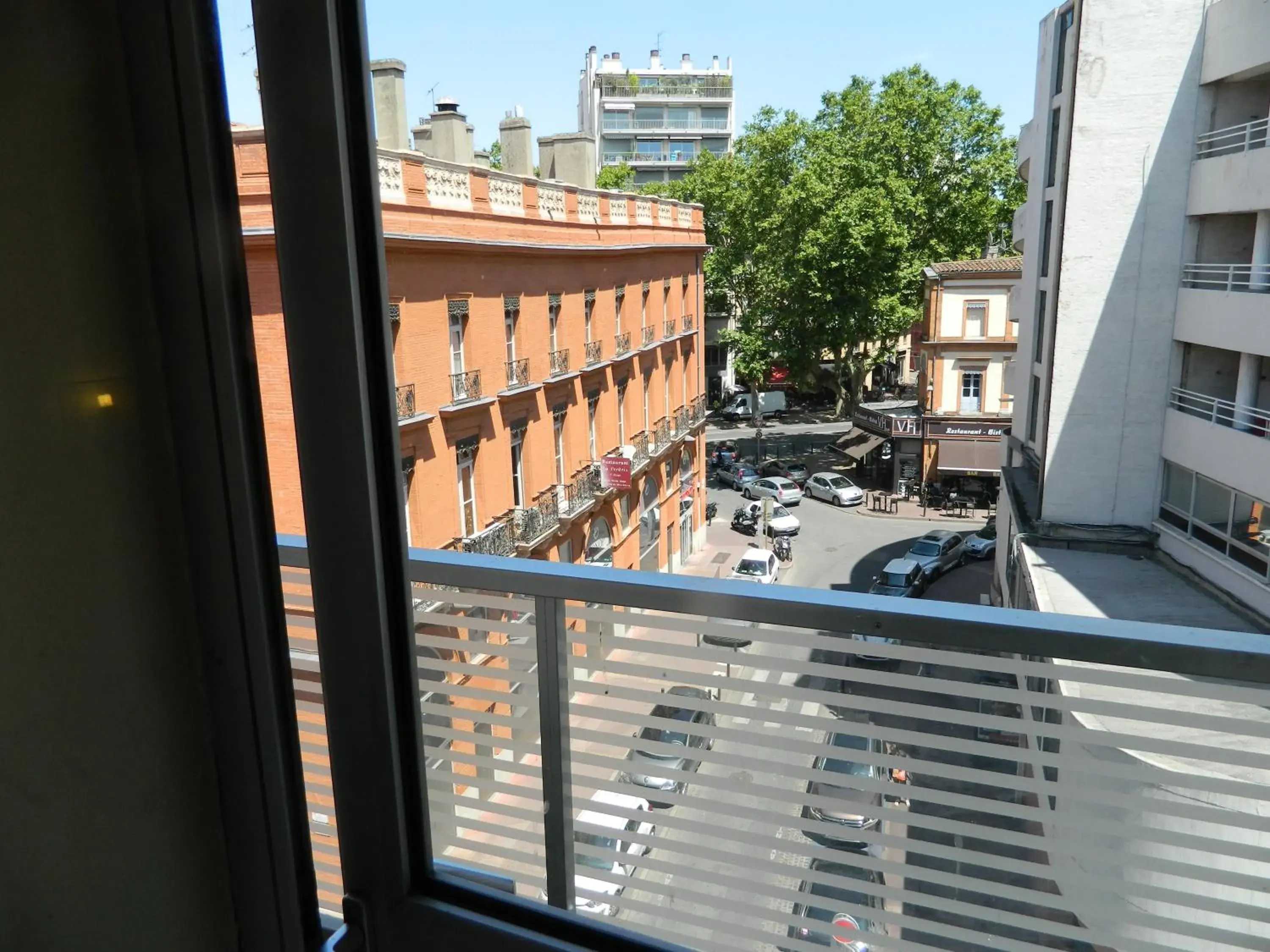 Neighbourhood, Balcony/Terrace in Hotel Ours Blanc - Place Victor Hugo