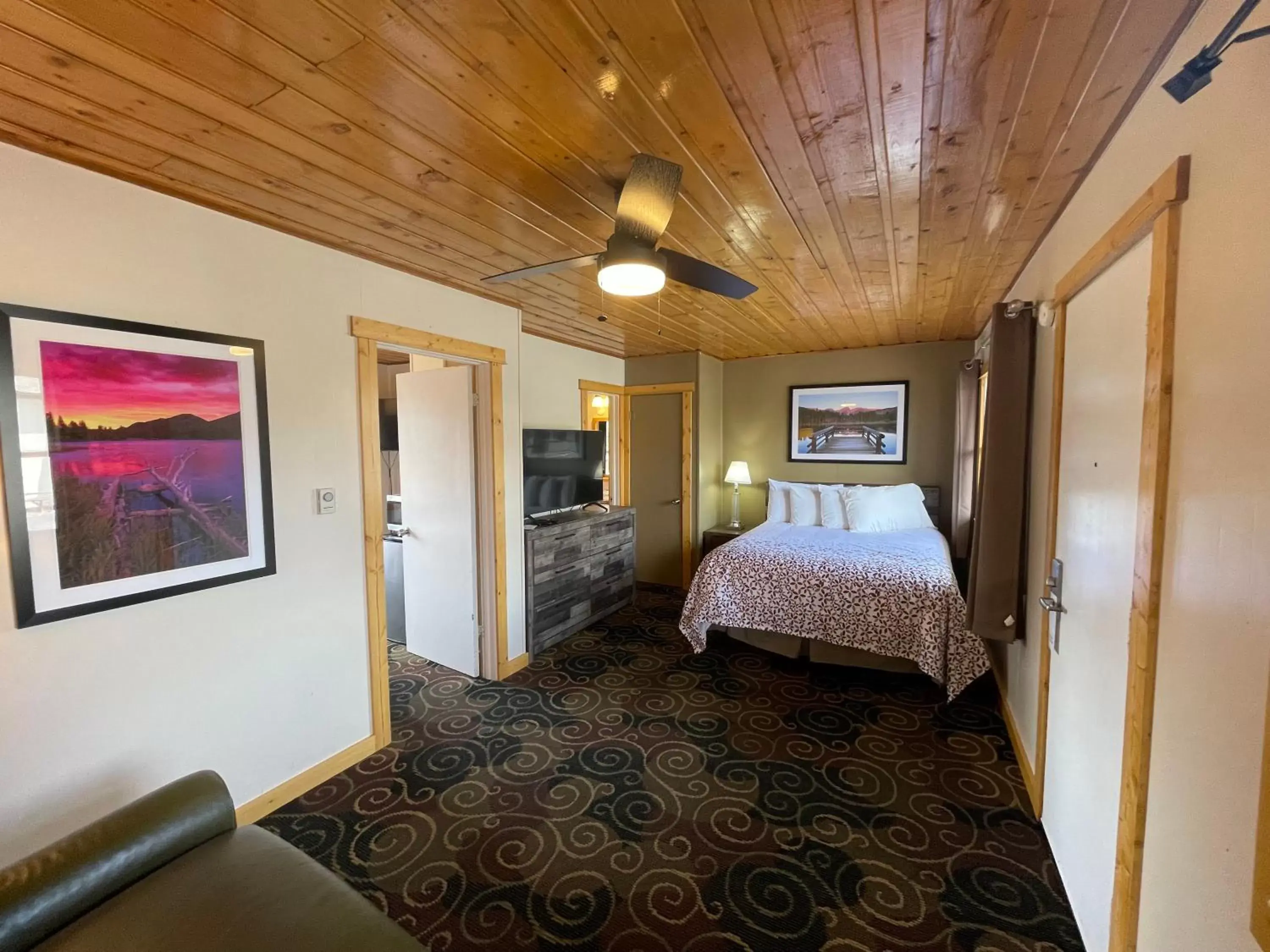 Bedroom in Estes Mountain Inn