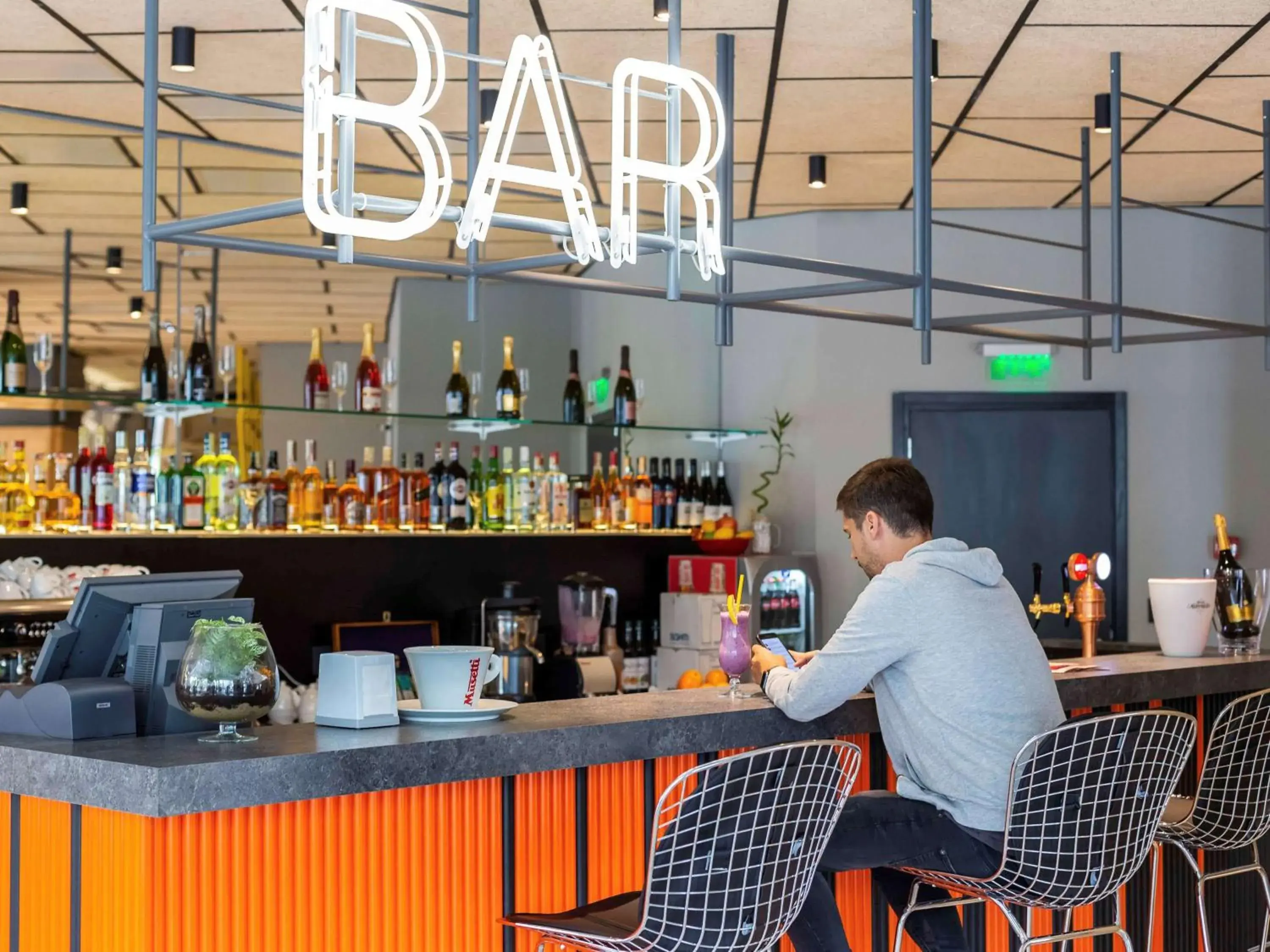 Lounge or bar in ibis Styles Bucharest Erbas Lounge or bar in ibis Styles Bucharest Erbas
