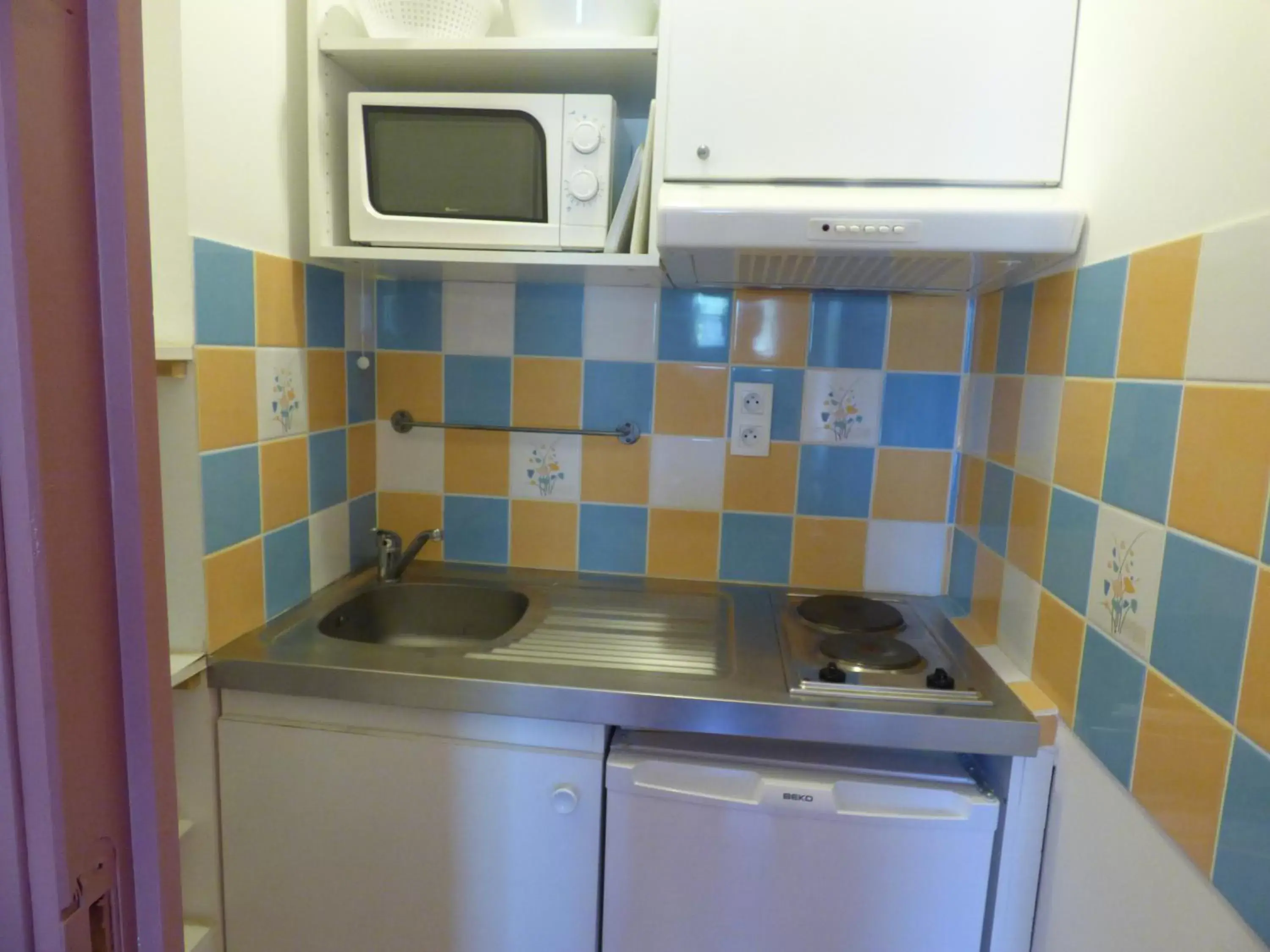 Kitchen or kitchenette, Kitchen/Kitchenette in Appart'Hotel Festival Sud Aqua - Avignon TGV