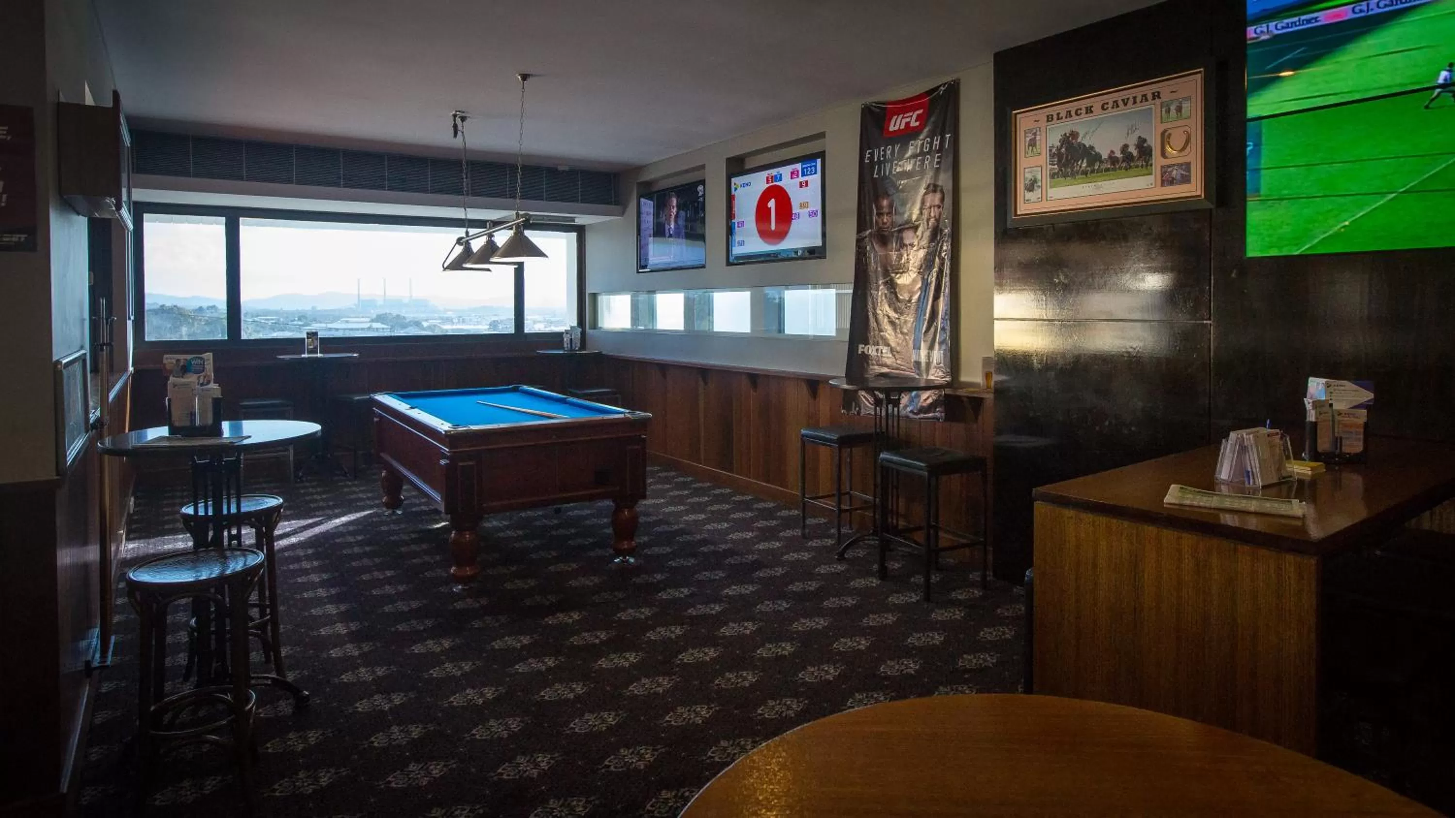 Billiard in Gladstone Reef Hotel Motel