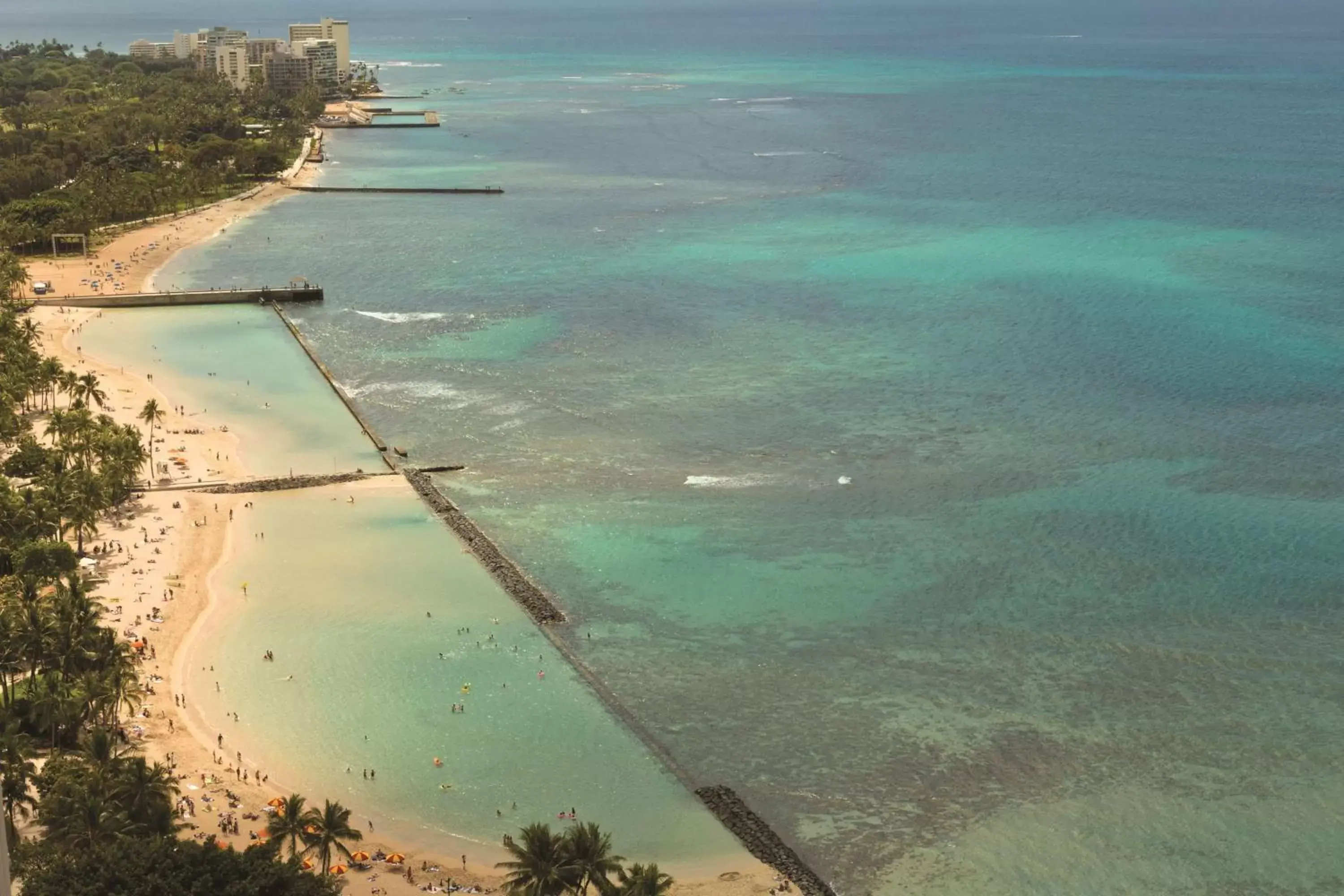 Location, Beach in Hyatt Regency Waikiki Beach Resort & Spa