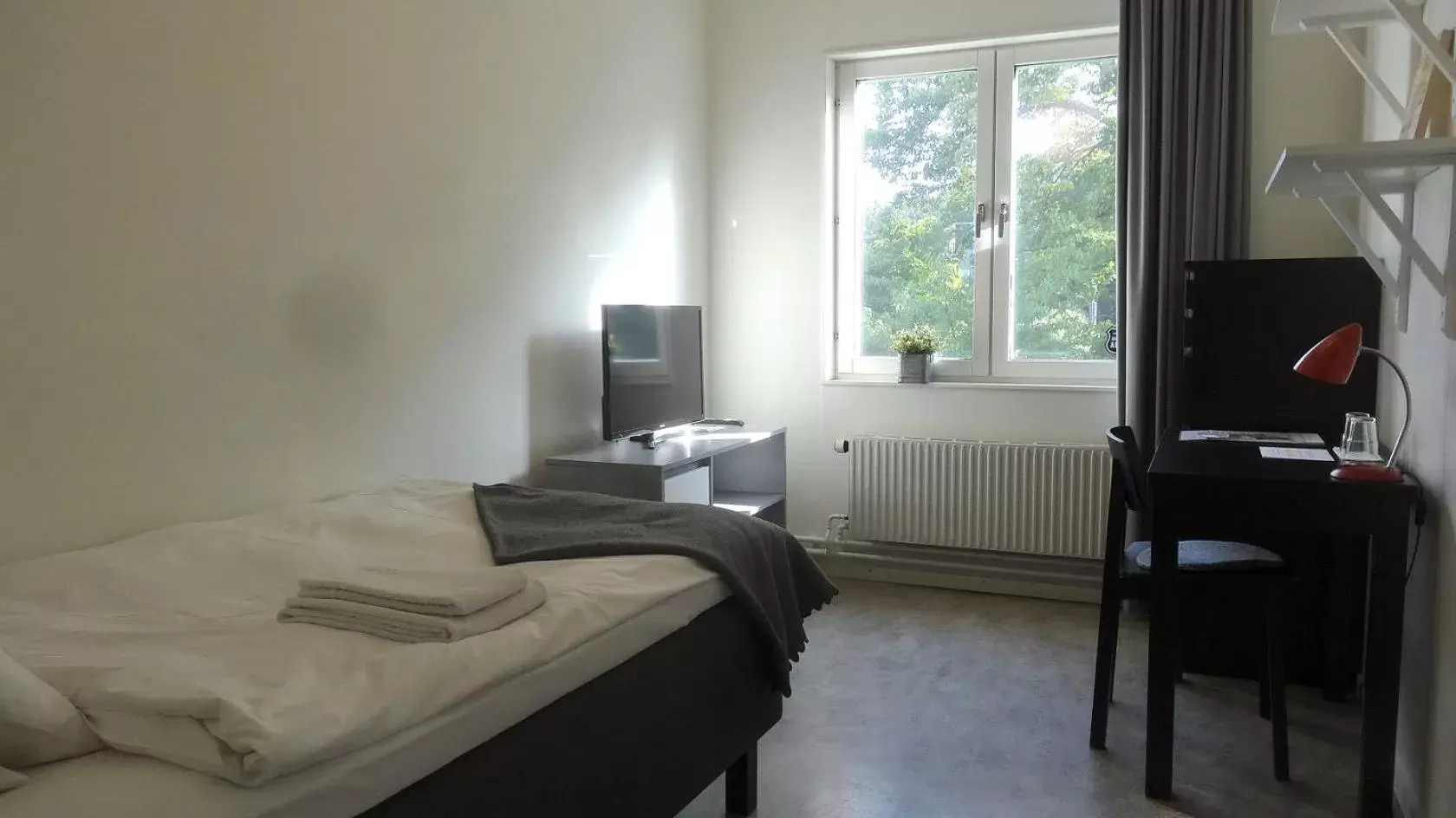 Single Room with Shared Bathroom - Allergy Adjusted in Le Mat B&B Åkersberga Single Room with Shared Bathroom - Allergy Adjusted in Le Mat B&B Åkersberga