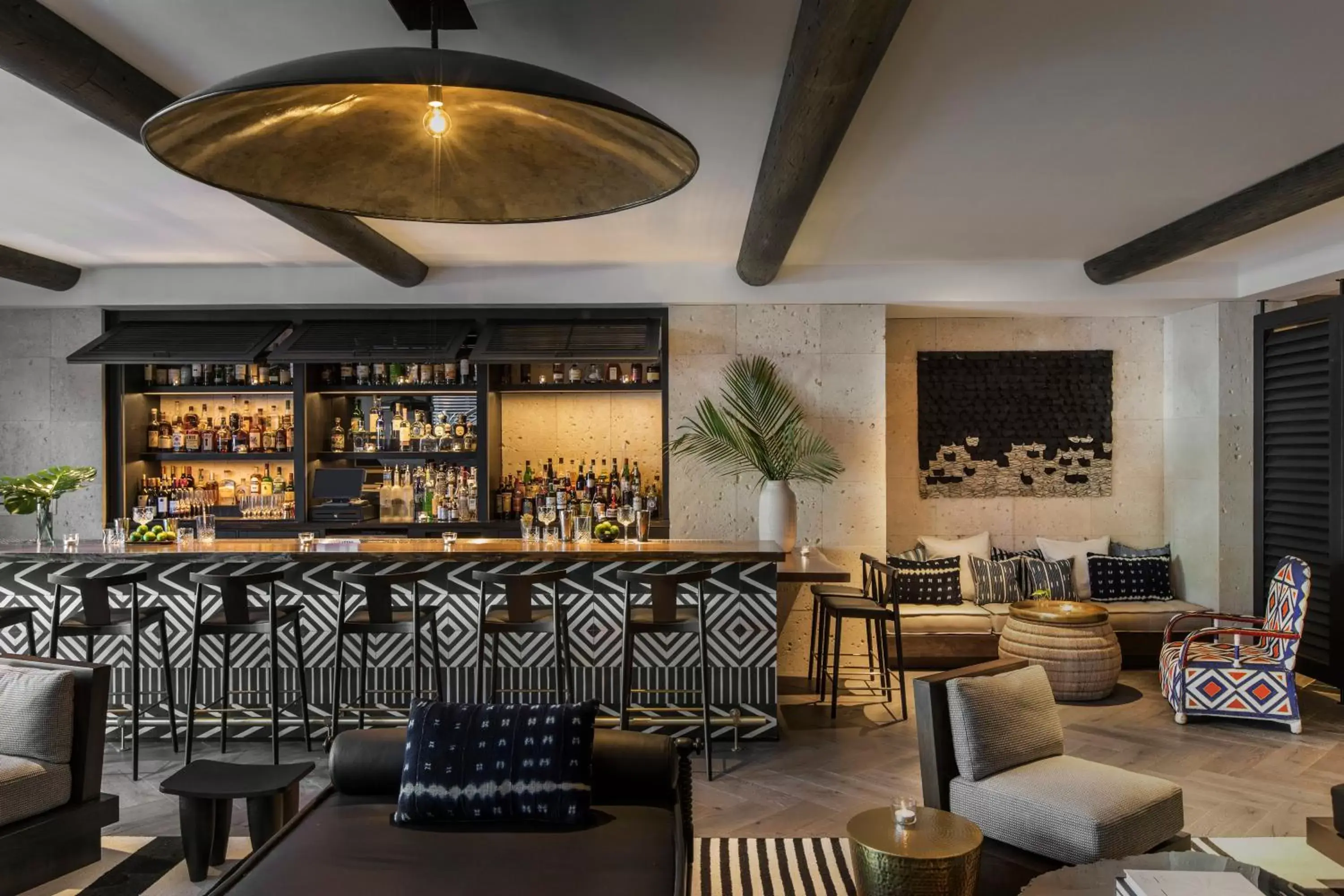 Restaurant/places to eat, Lounge/Bar in Kimpton Angler’s Hotel South Beach, an IHG Hotel