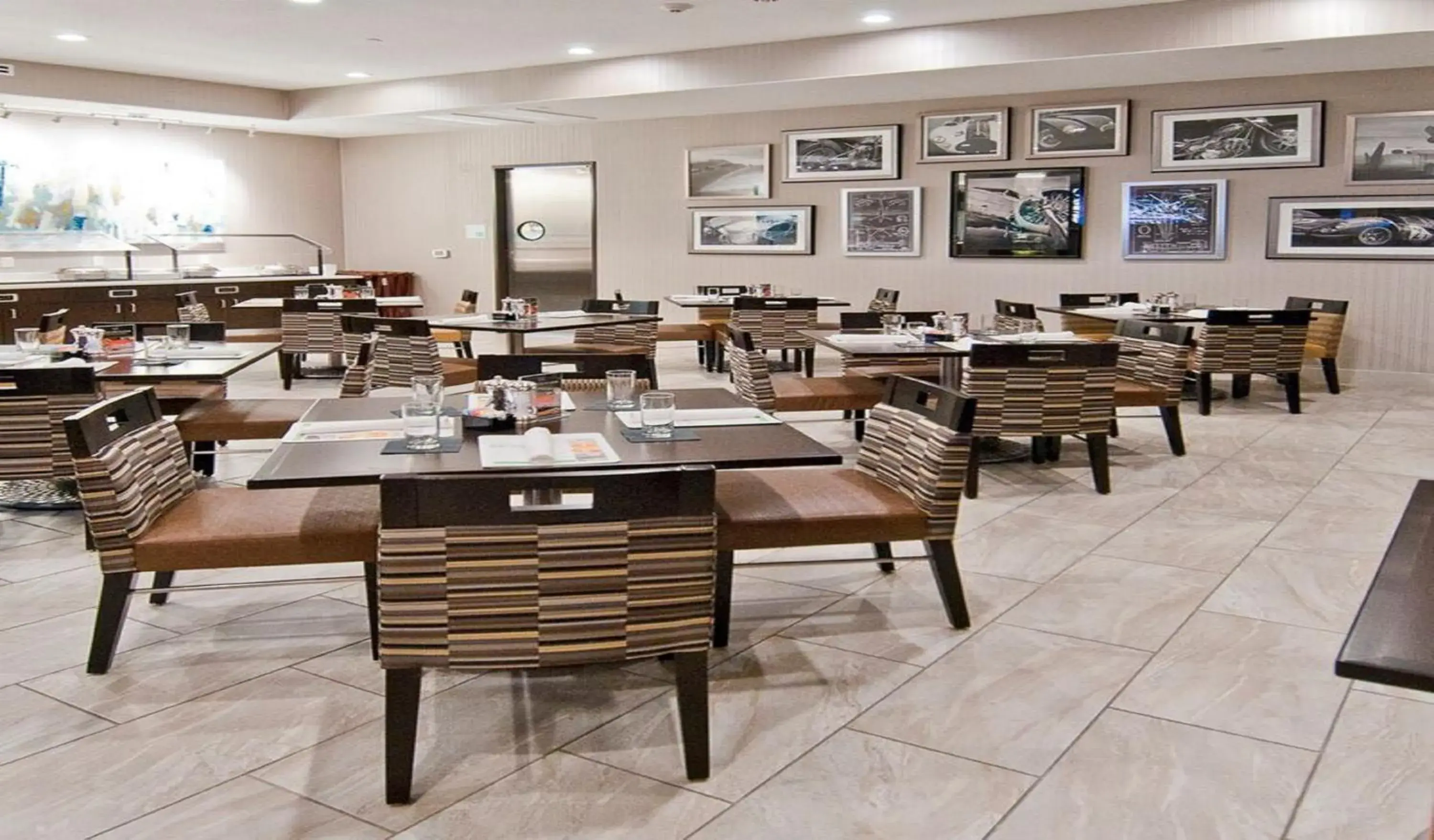 Breakfast, Restaurant/Places to Eat in Holiday Inn Austin Airport, an IHG Hotel