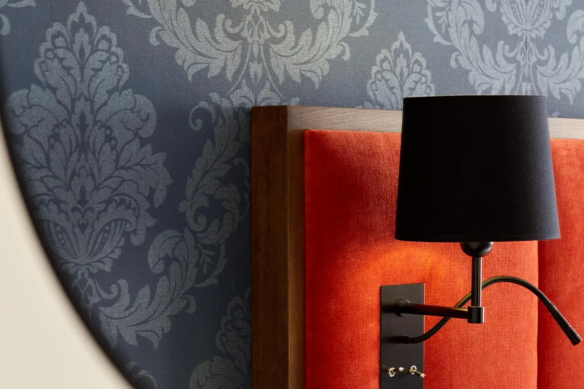 Bedroom, TV/Entertainment Center in Les Nomades Beaune